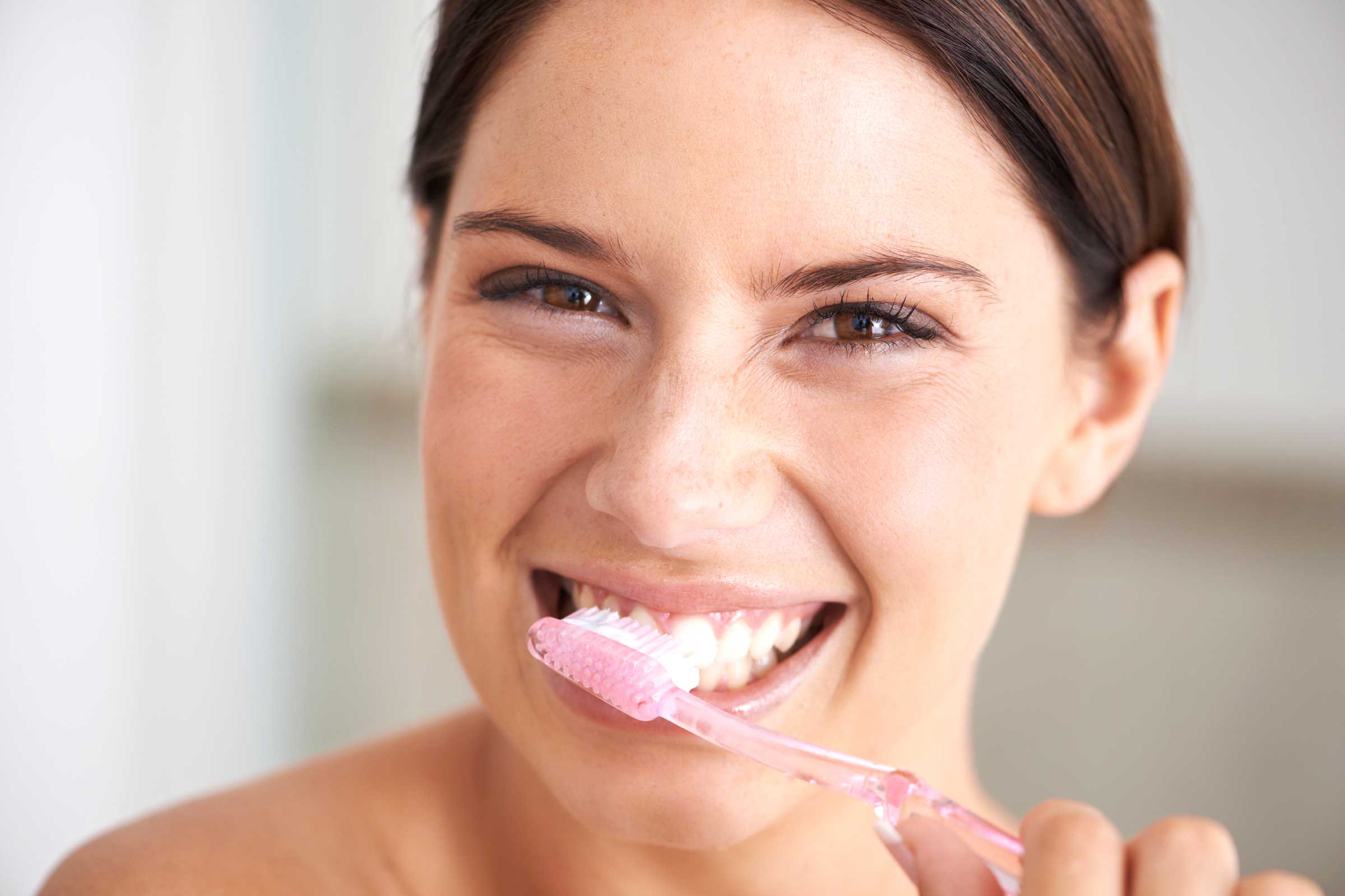 How to Brush Your Teeth: 8 Toothbrushing Mistakes | Reader's Digest