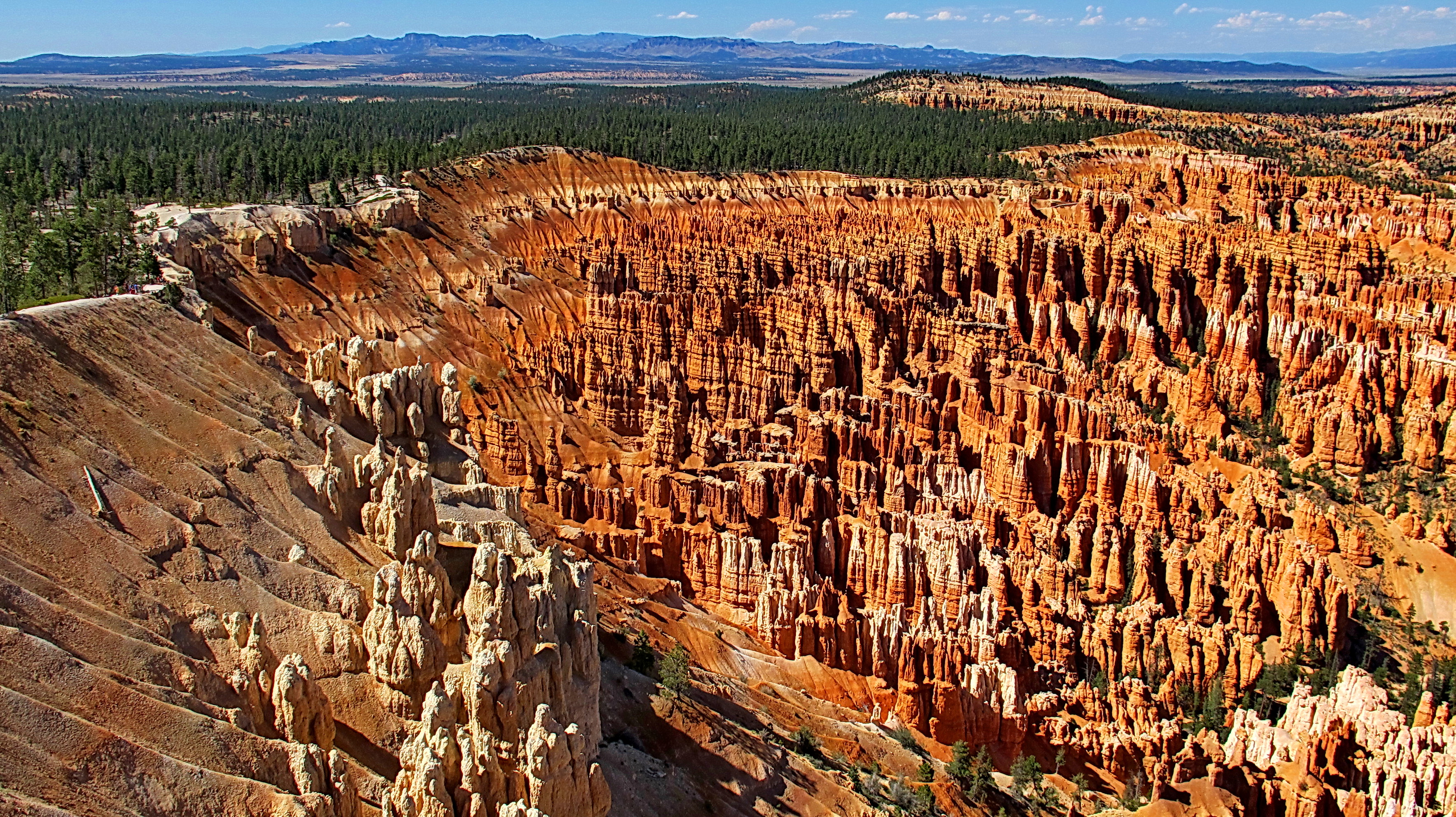 The Stunning Bryce Canyon National Park in Utah - Beautiful Tourism