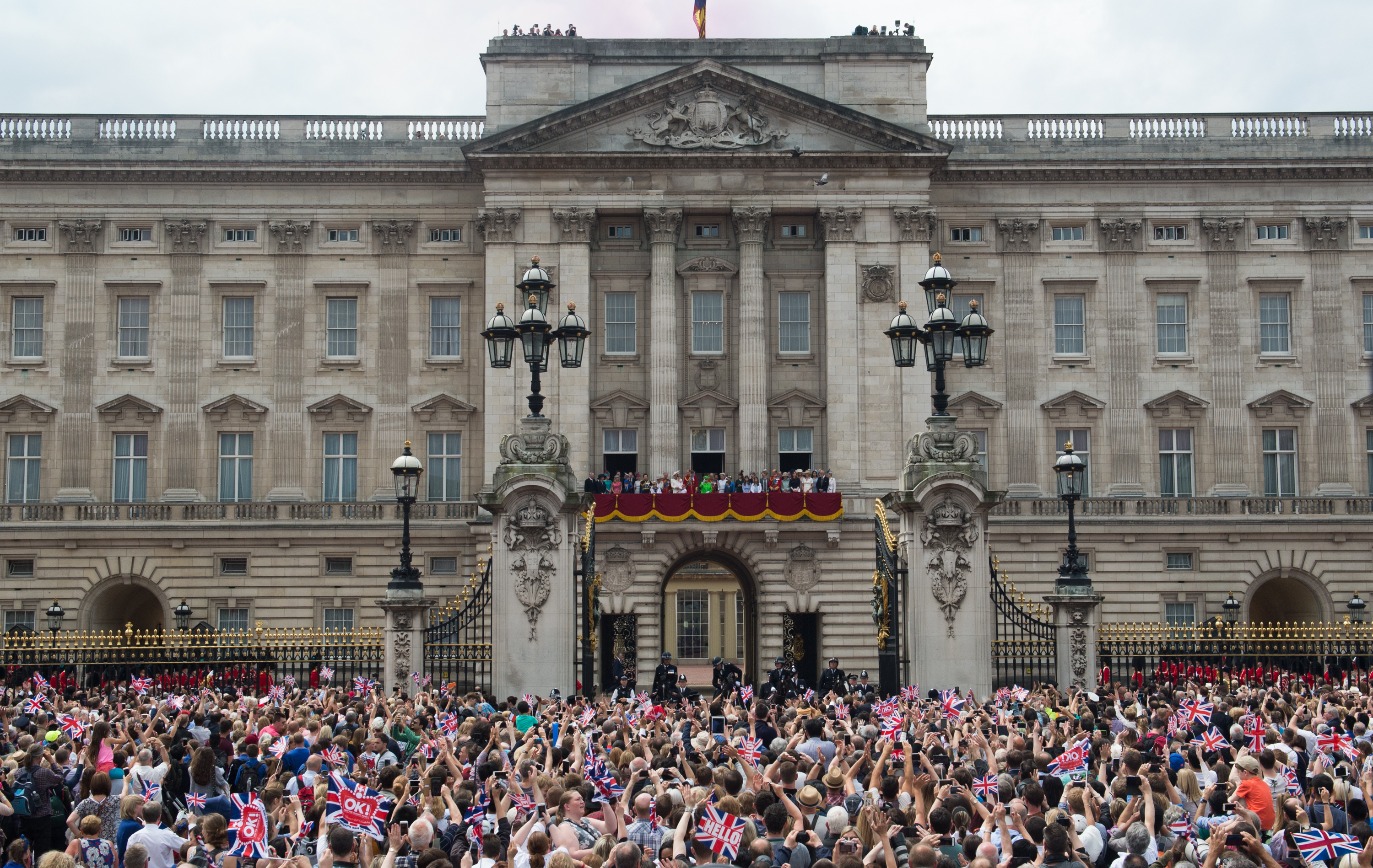 Apply to Work for the Queen of England in Buckingham Palace | Time