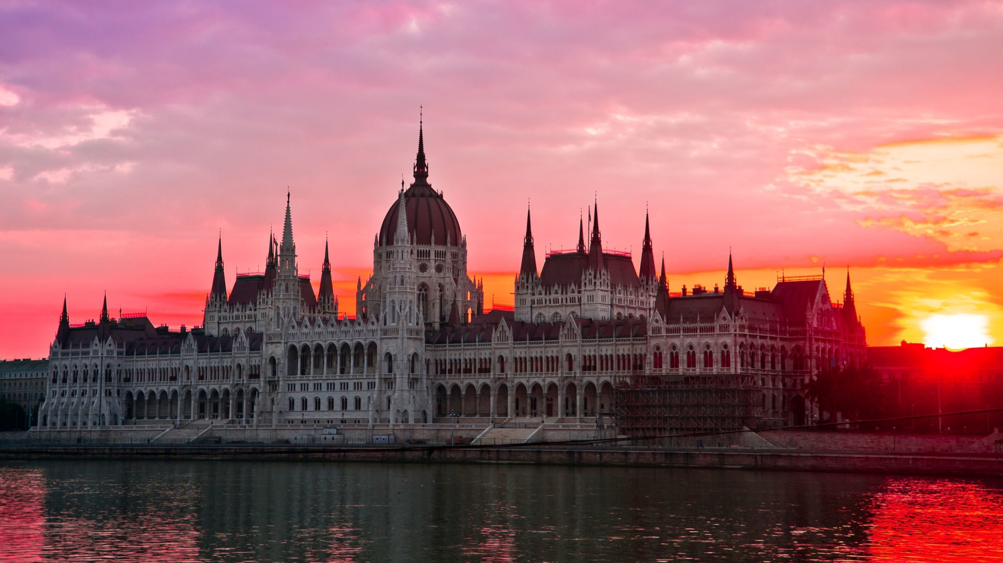 House of Parliament, Budapest, Hungary : Layover Guide