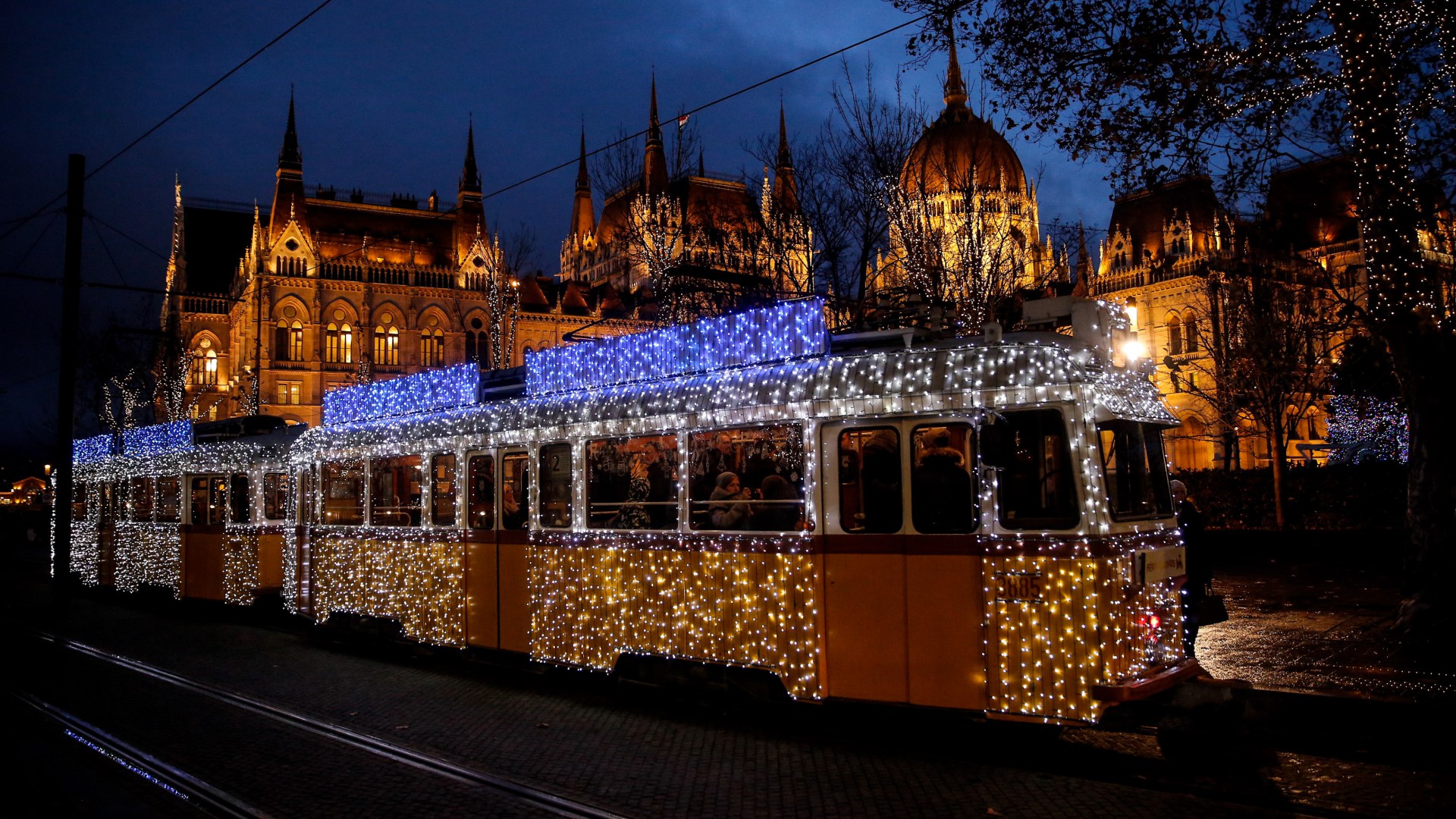 Budapest's trams get dressed up for Christmas 2017