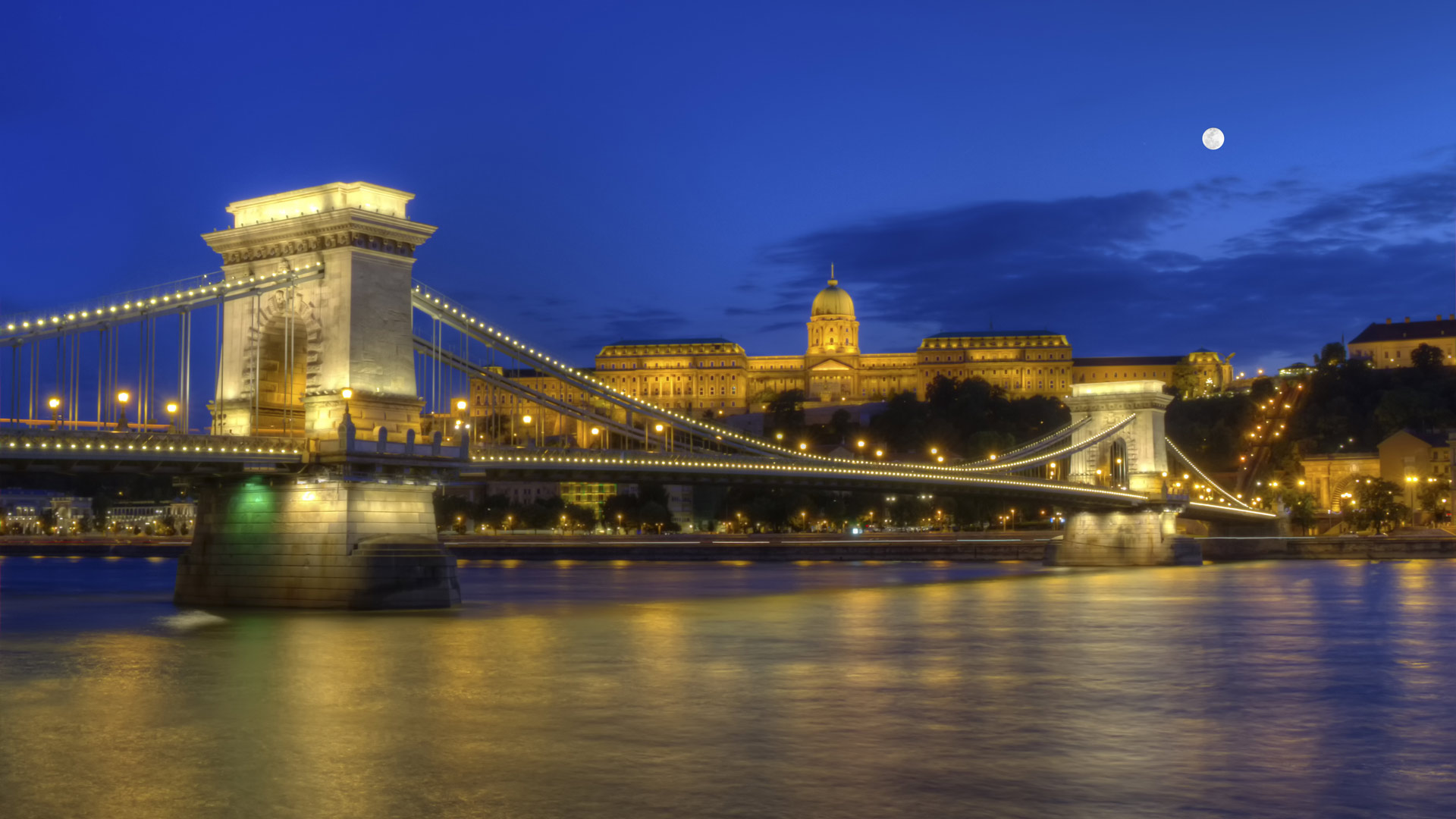Chain Bridge, Royal Palace and Danube river in Budapest, Hungary ...
