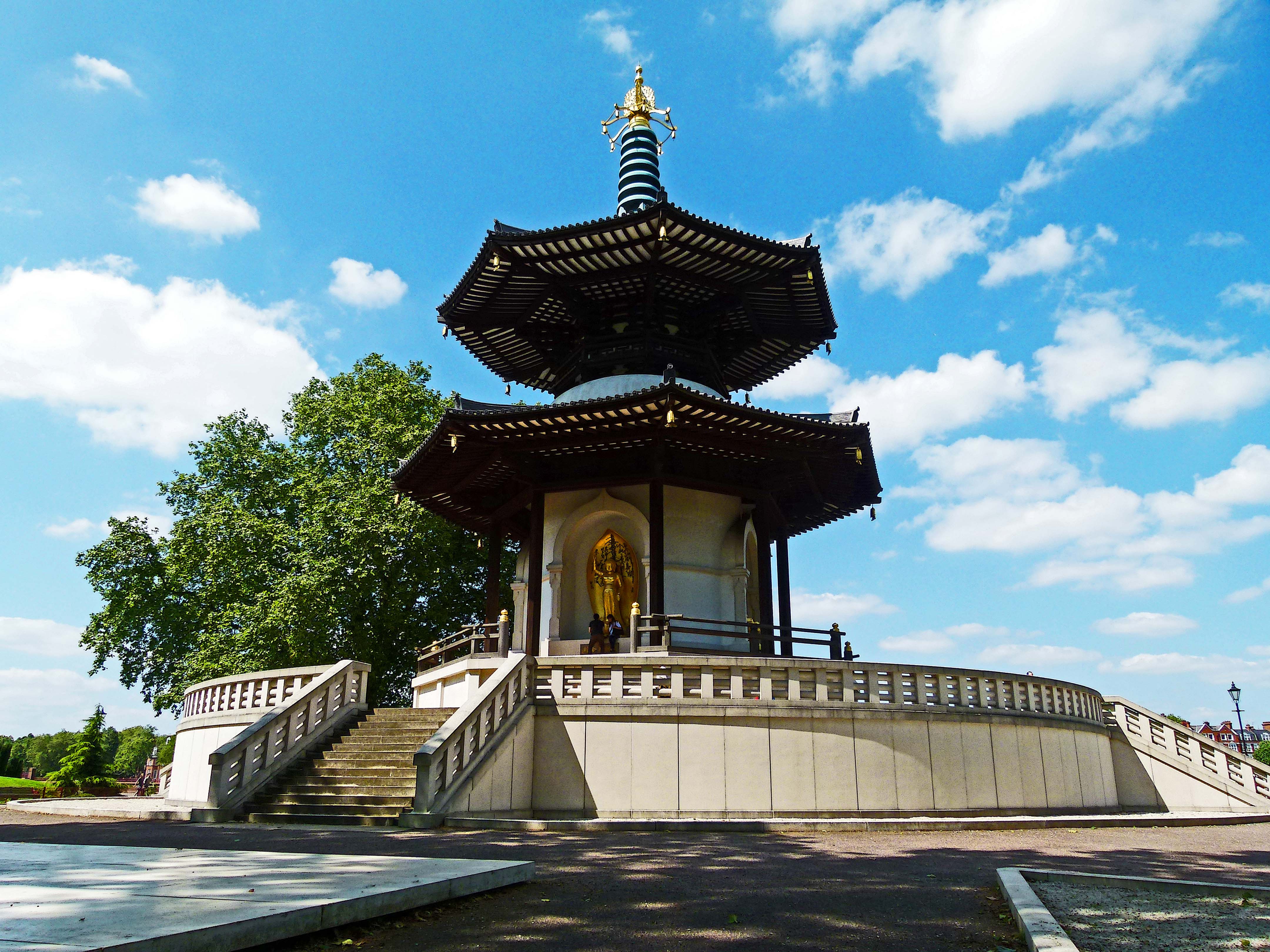 Cabbie's Curios: Battersea Peace Pagoda | View from the Mirror
