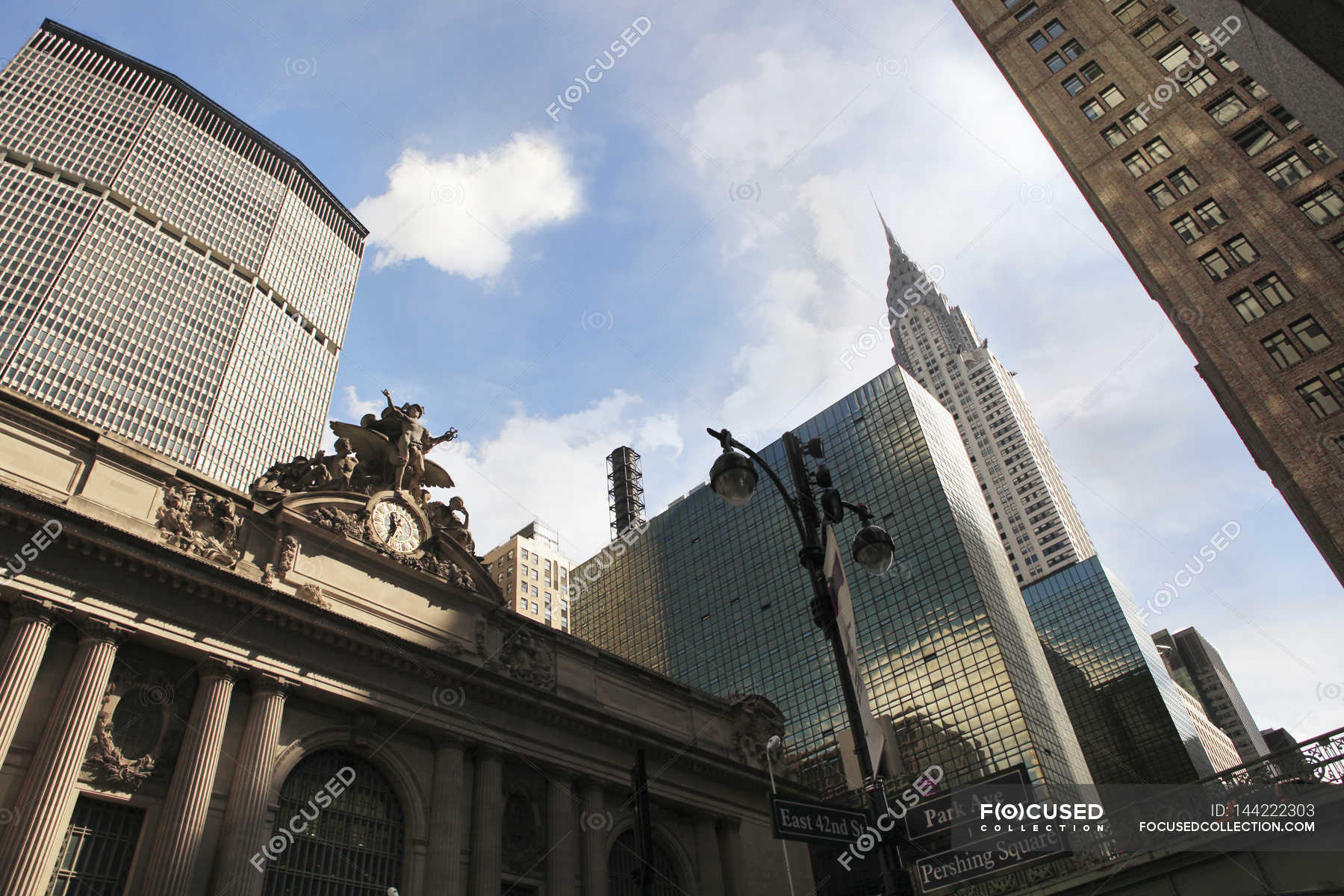 Chrysler Building against sky — Stock Photo | #144222303