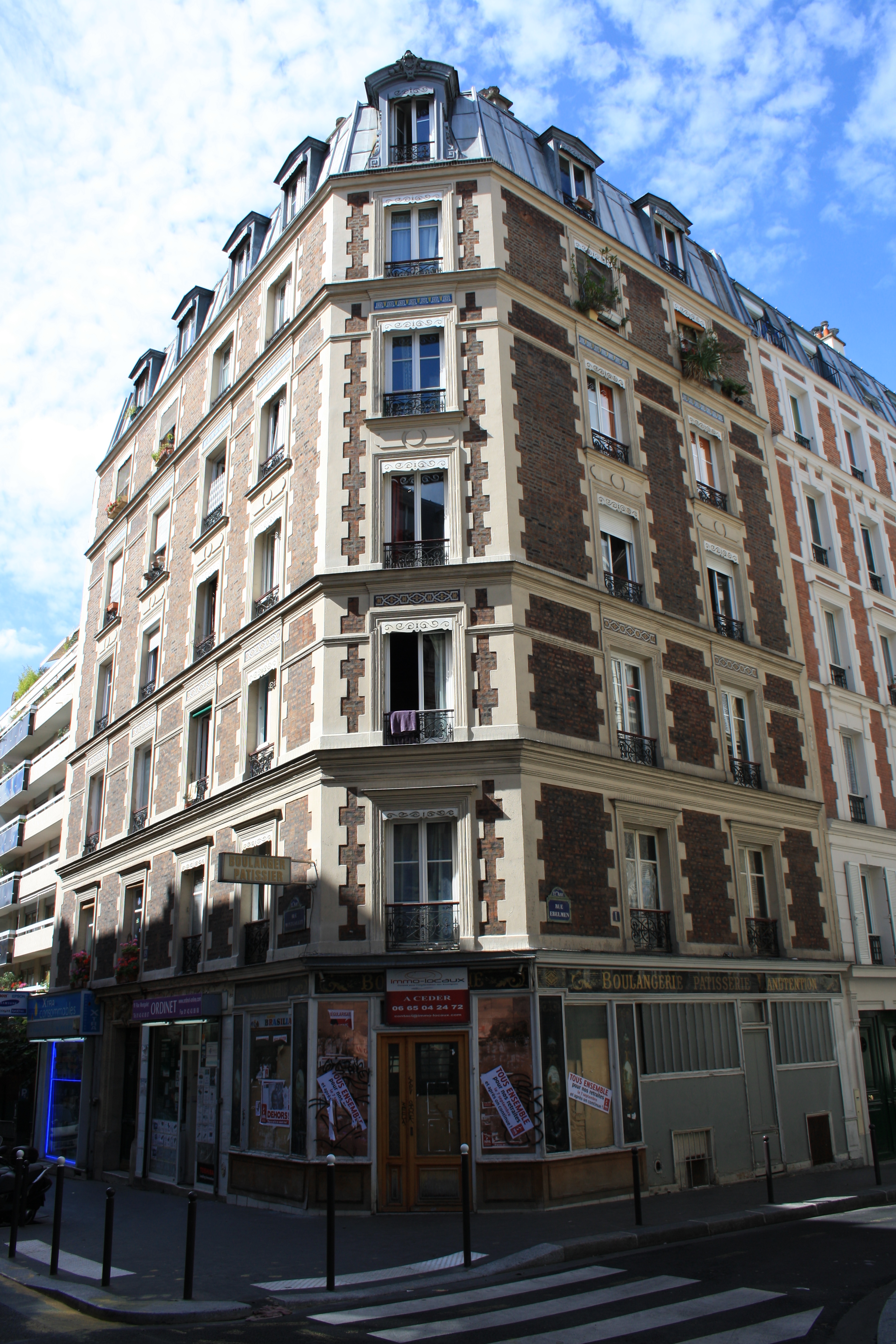 File:Building with old bakery at 19 Montgallet street in Paris.jpg ...