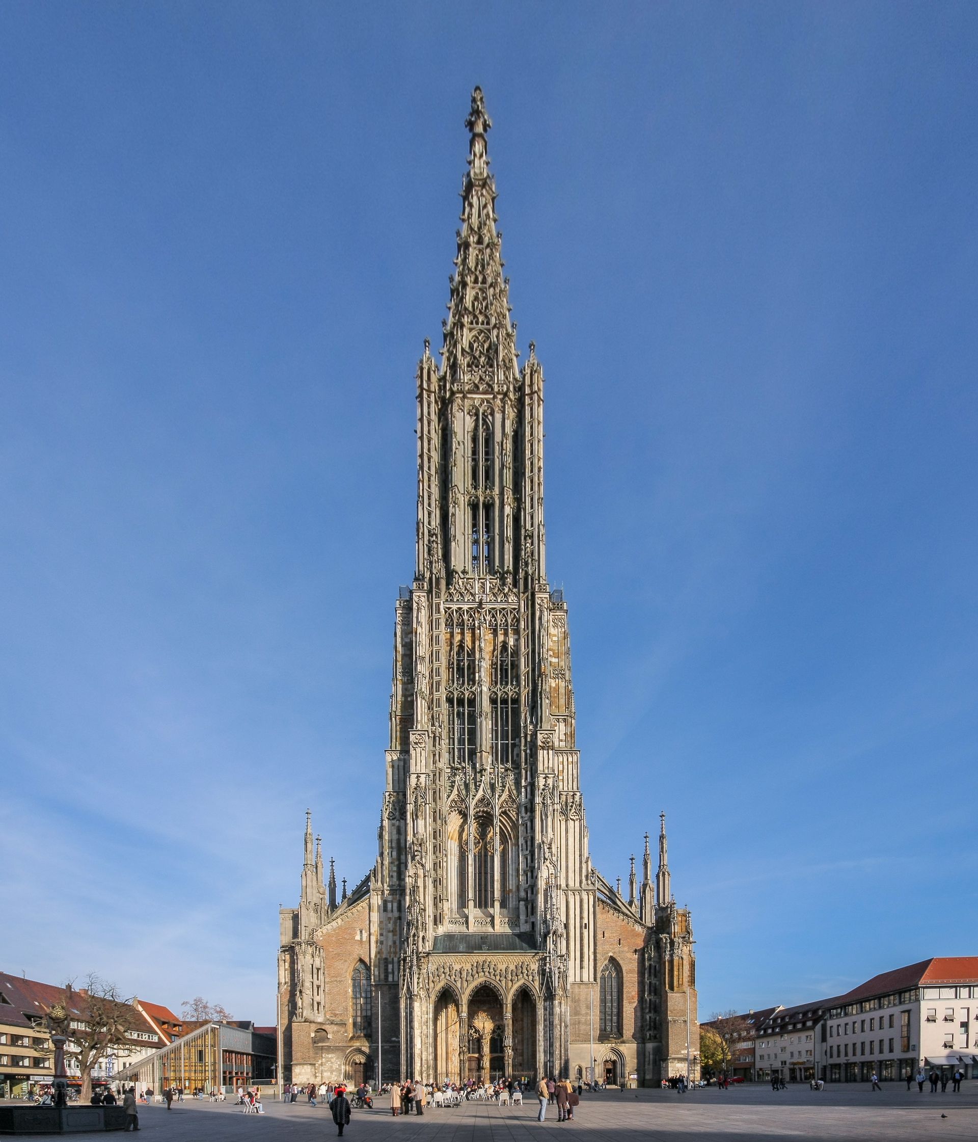 The tallest building on Earth from 1890-1901 (530 ft) Ulm Minster in ...