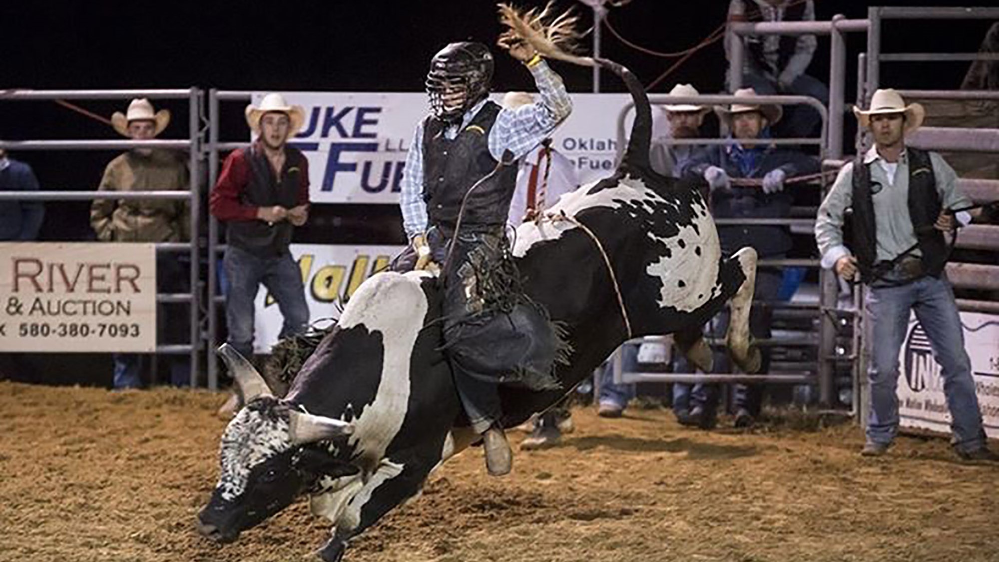 White Wins Bull Riding at Ft. Scott - Southeastern Oklahoma State ...
