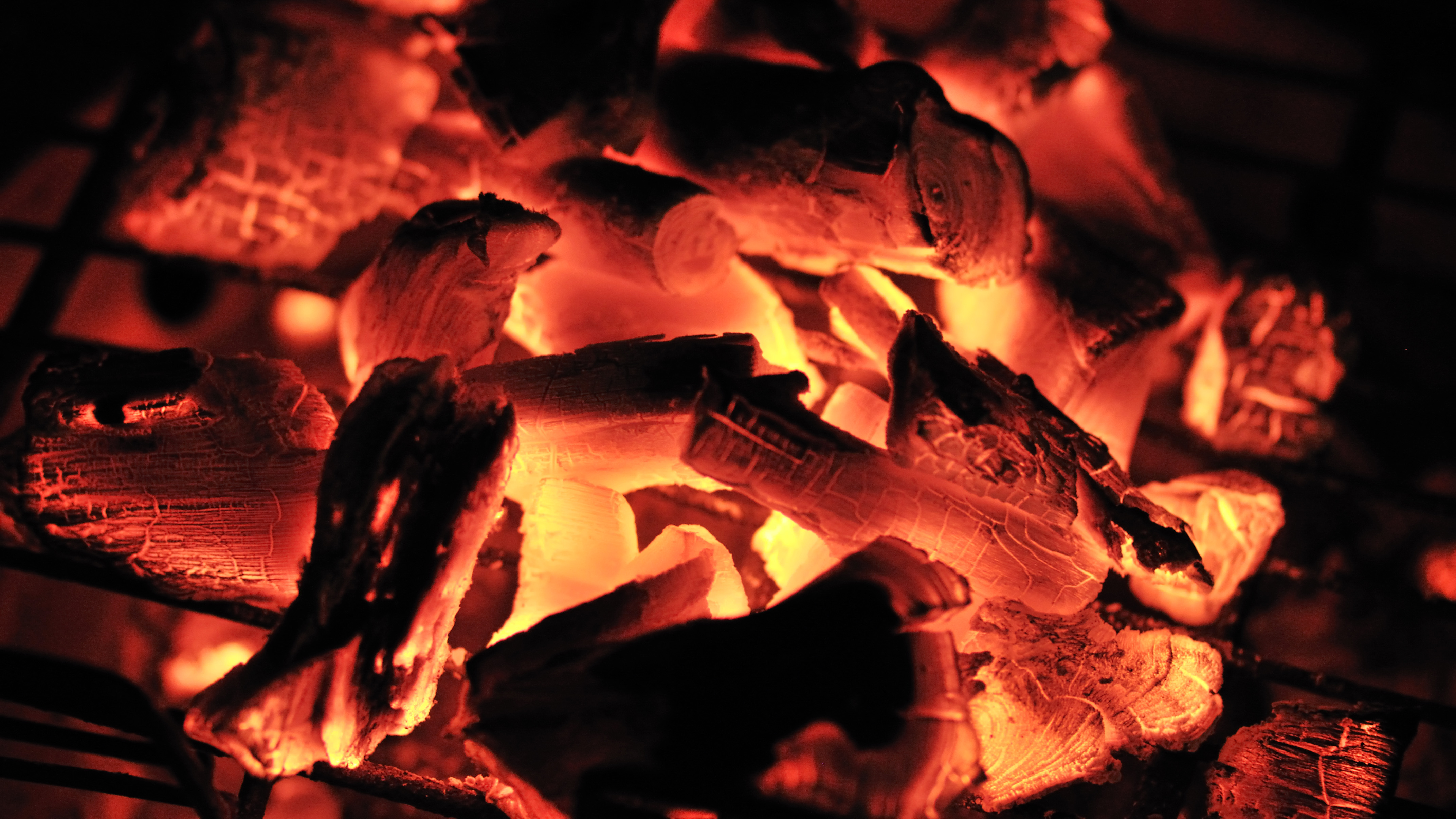 How To Get The Most Out Of Your Wood-Burning Stove This Winter - Off ...