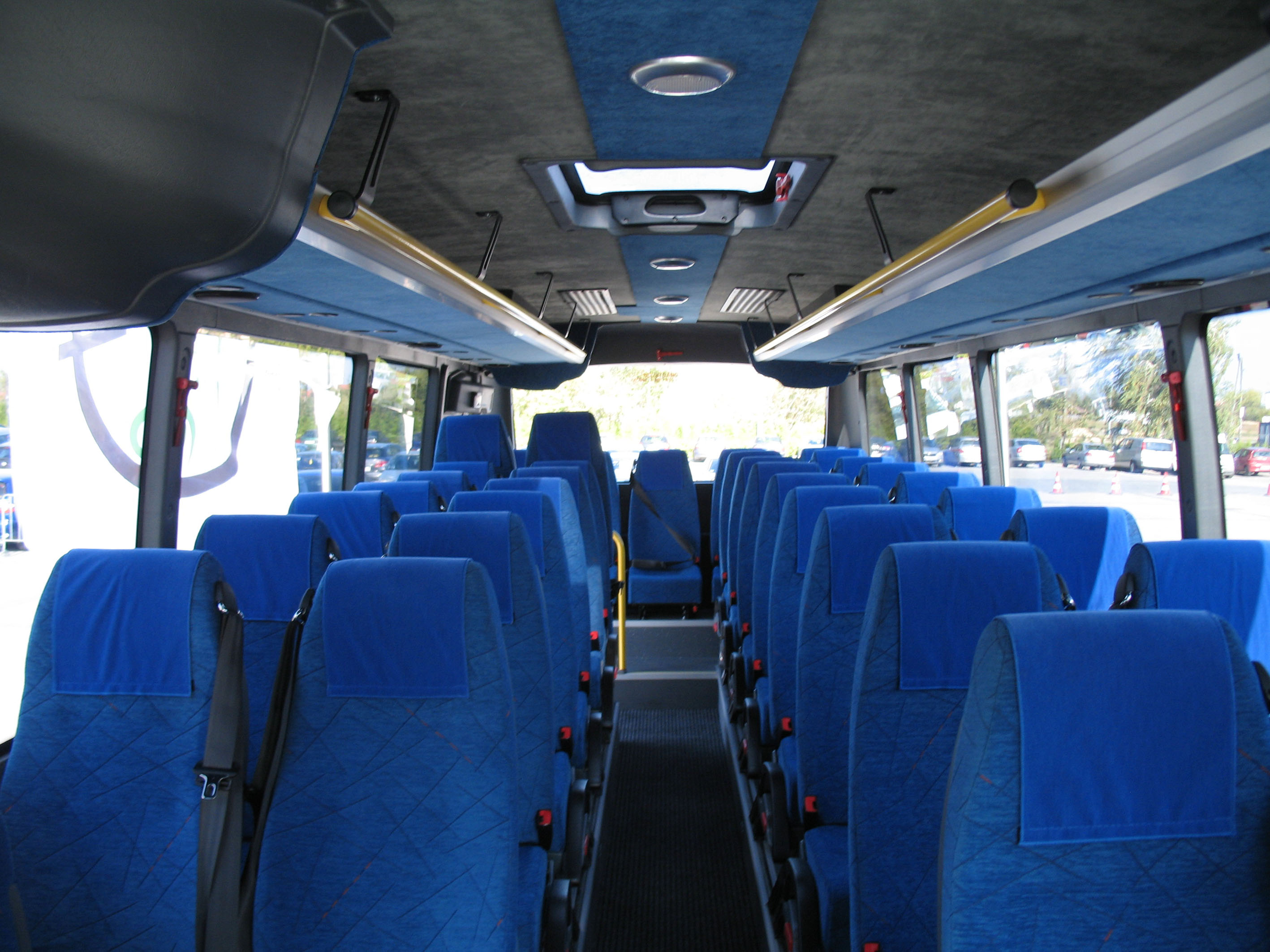 File:Automet Apollo school bus interior - rear.jpg - Wikimedia Commons