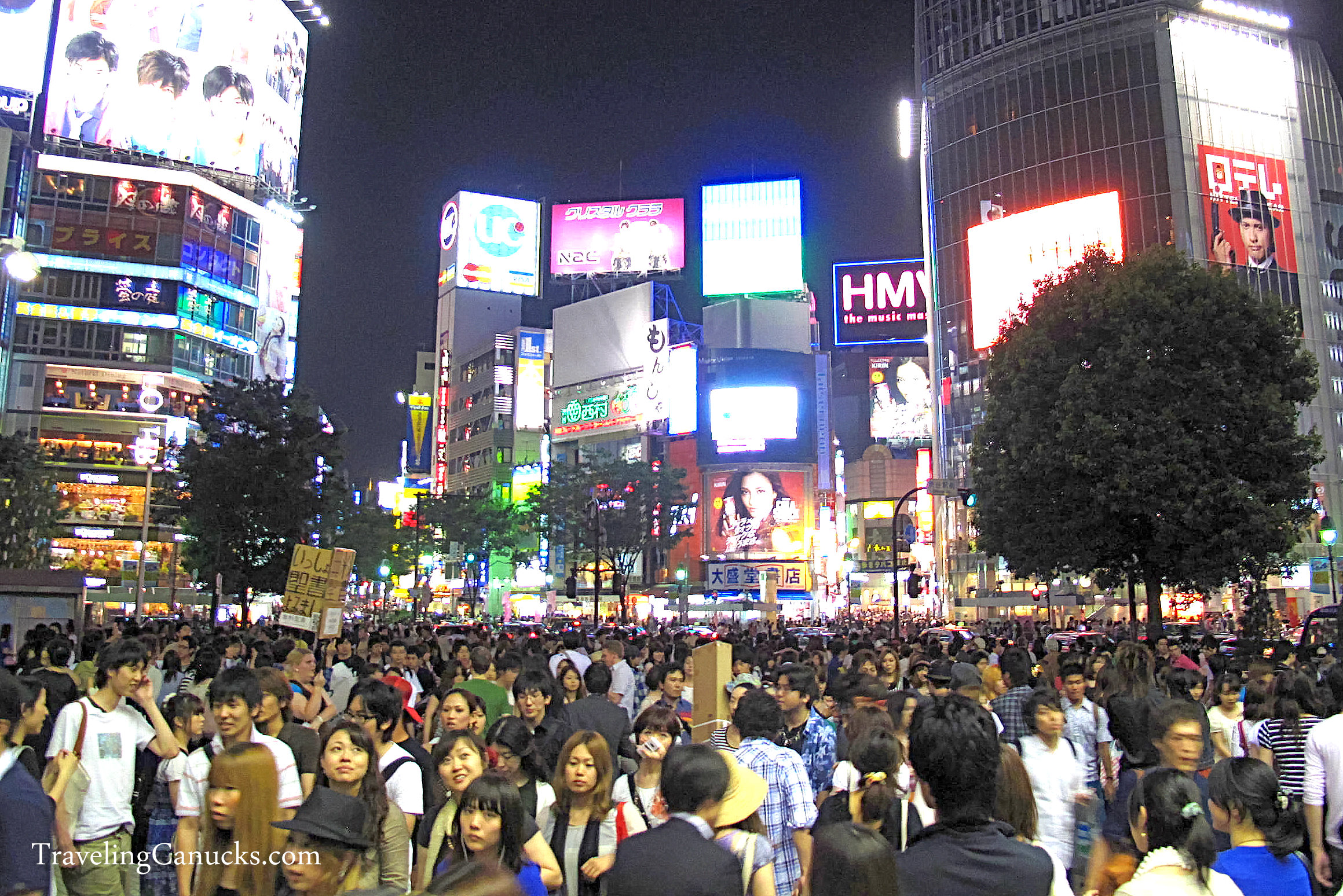 The World's Busiest Street Crossing / Shibuya Tokyo Japan