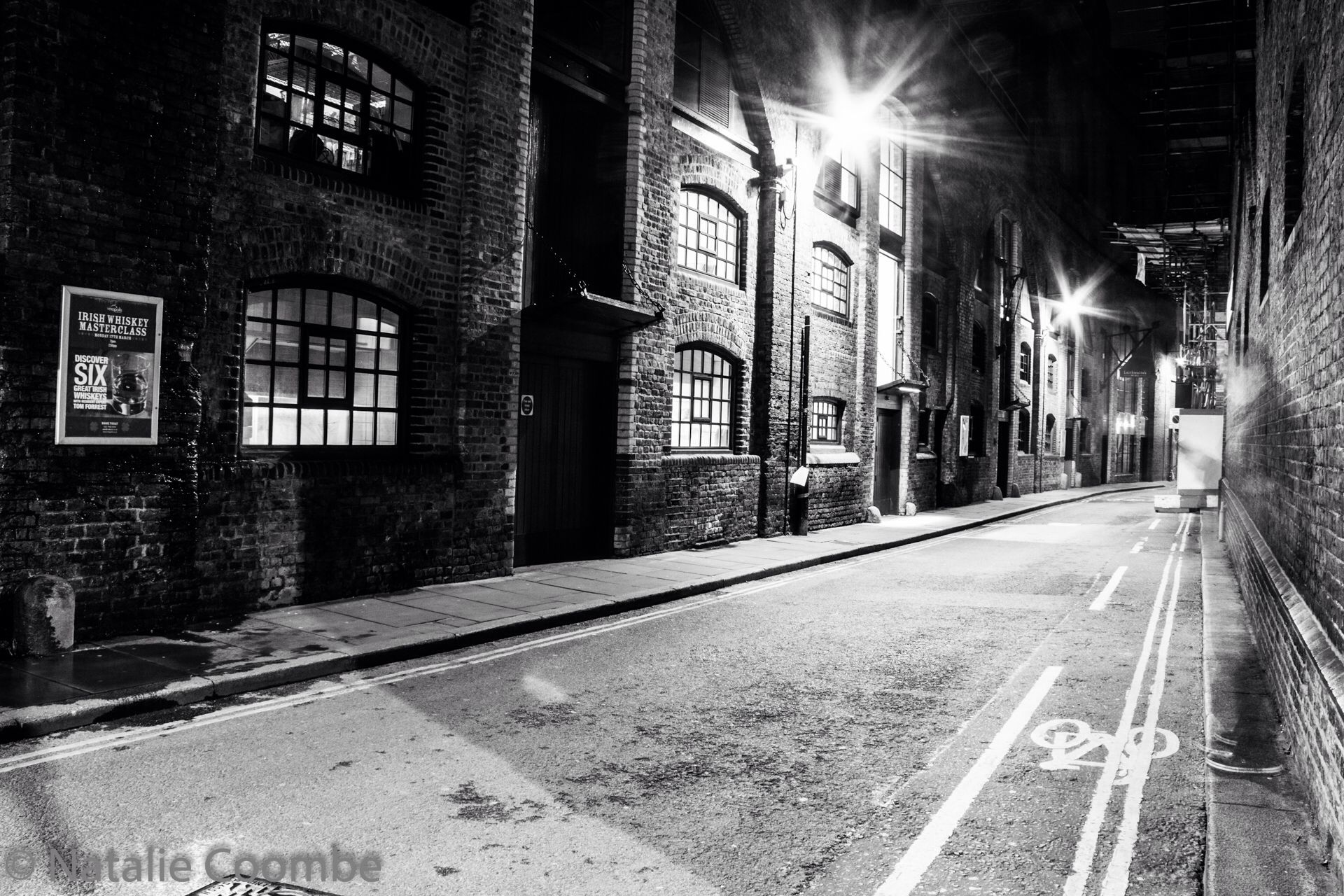Empty streets of Borough Market at night #london #B&W #architecture ...