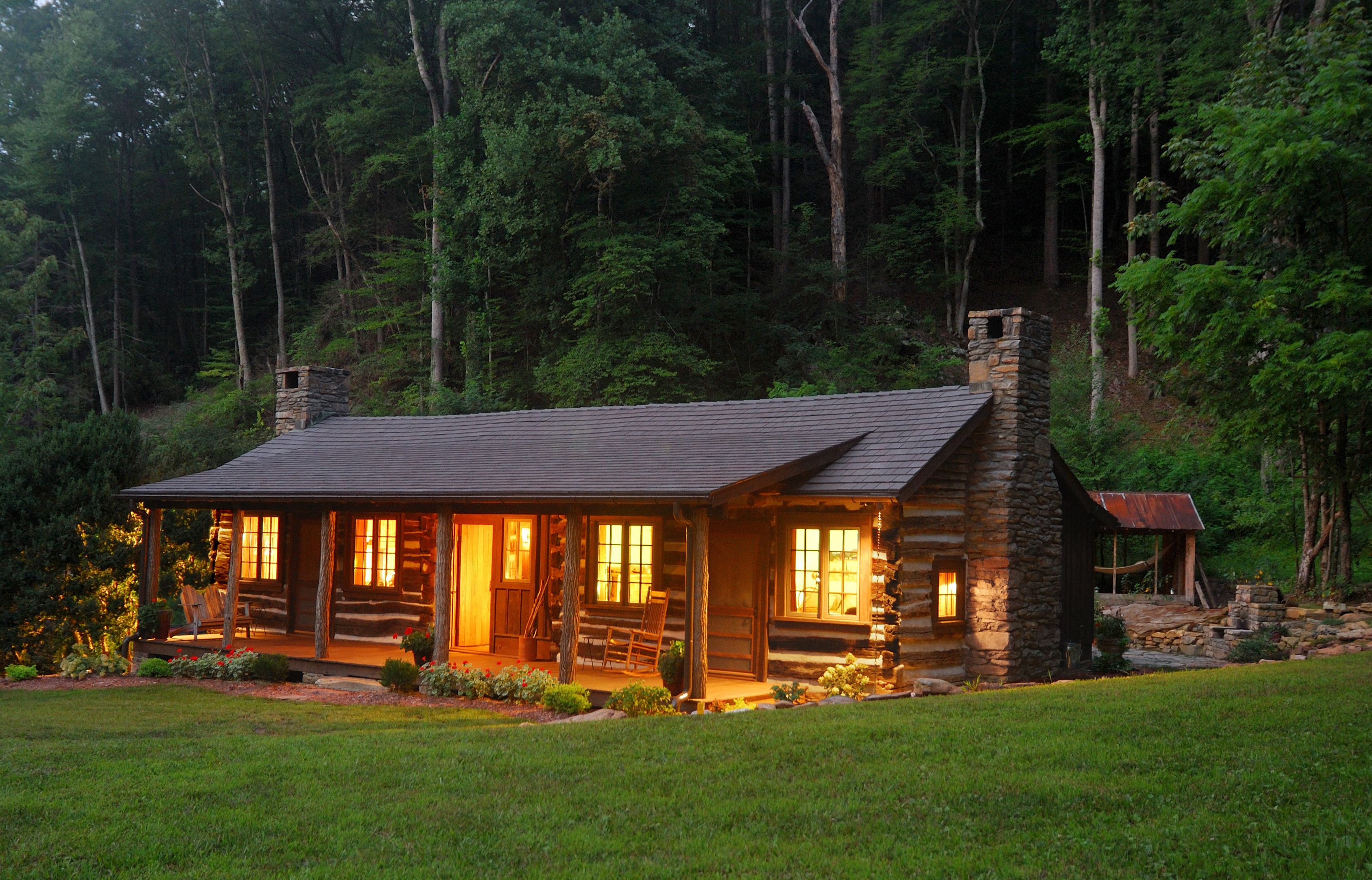 A cabin in the woods: Green renovation meets historical preservation ...