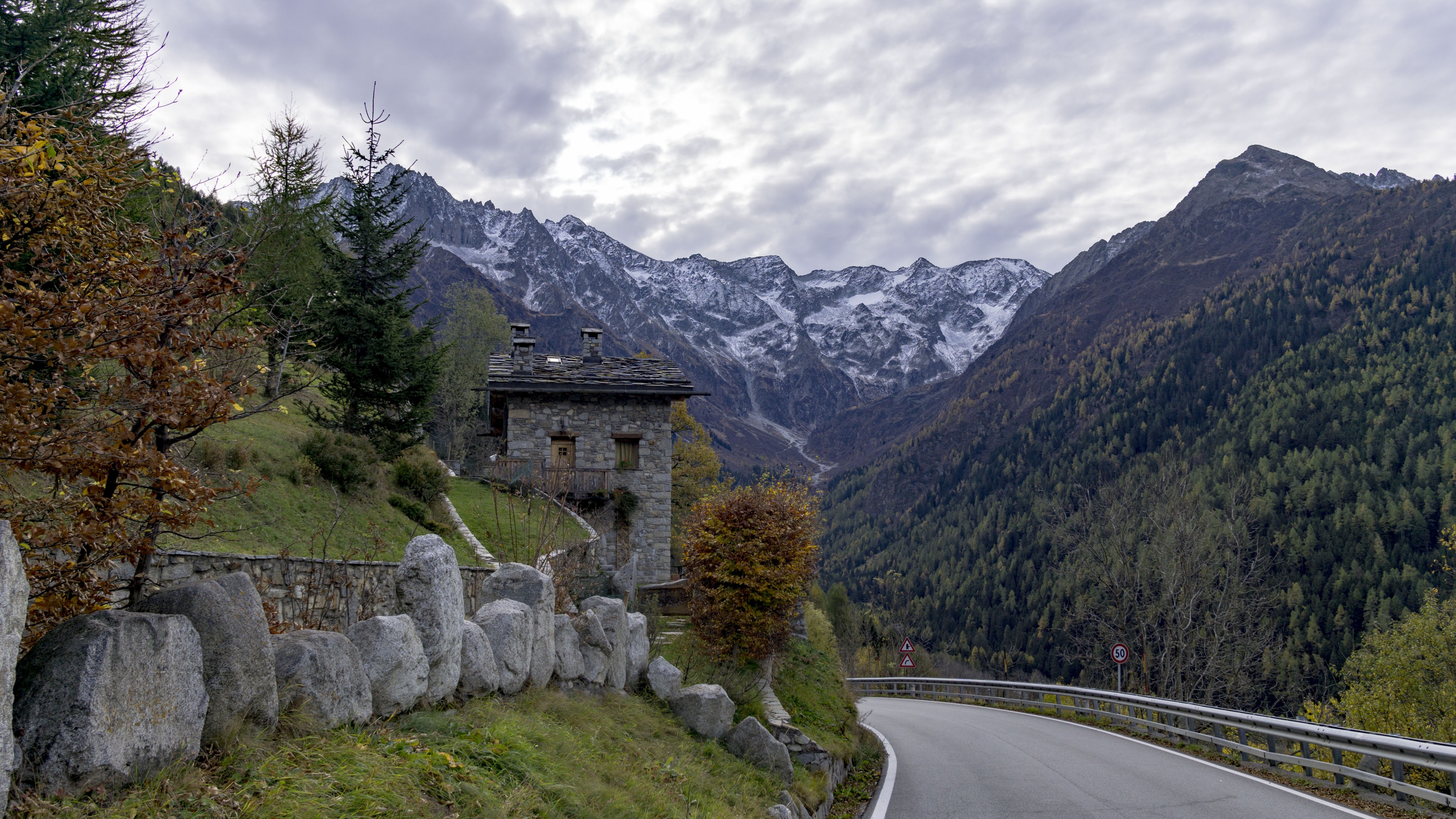 4-alps-dolomites-cabin-rusitc-fall-mountains-road-italy - Worldwide ...