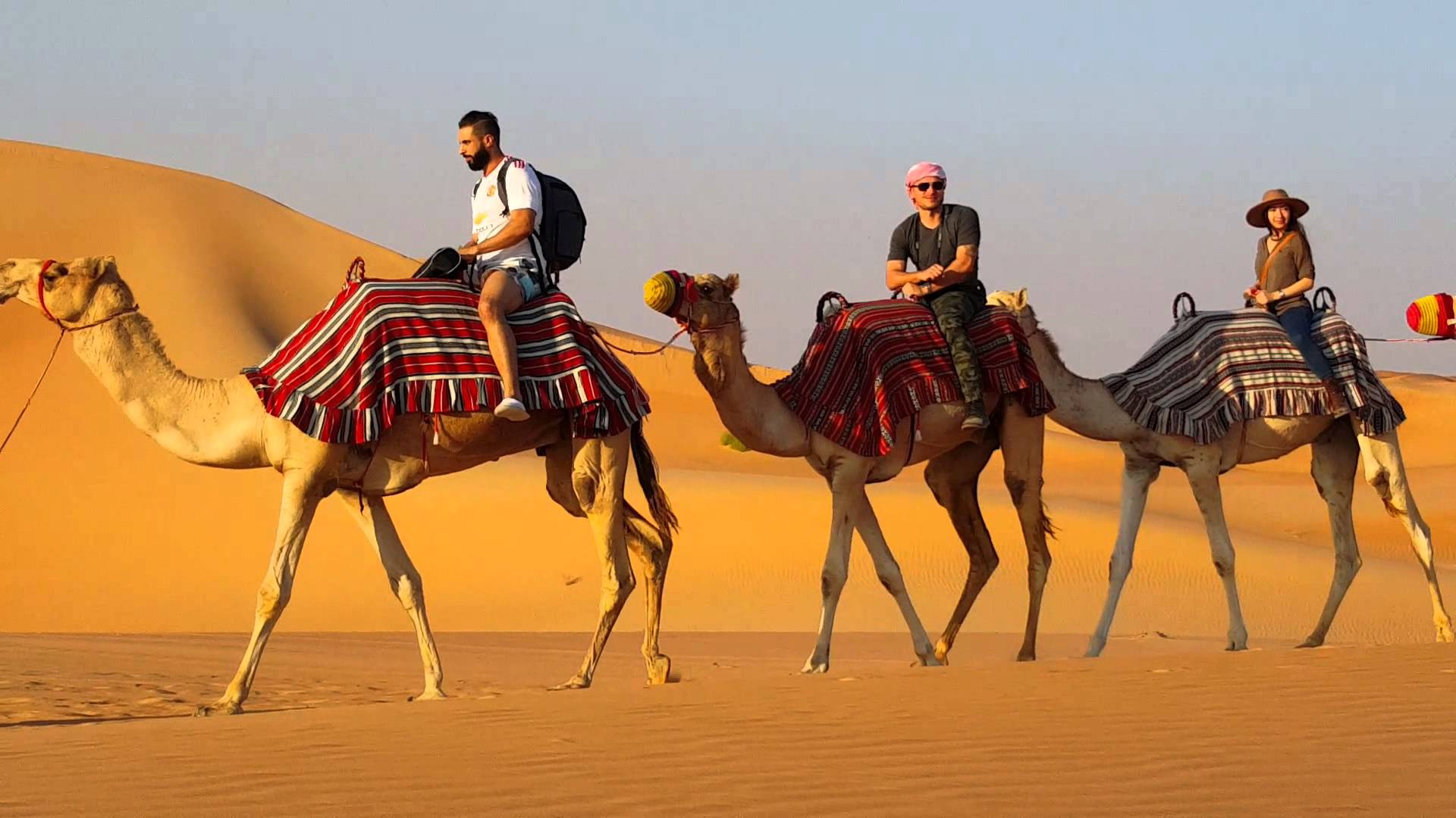 Camel riding at the Abu Dhabi desert - YouTube