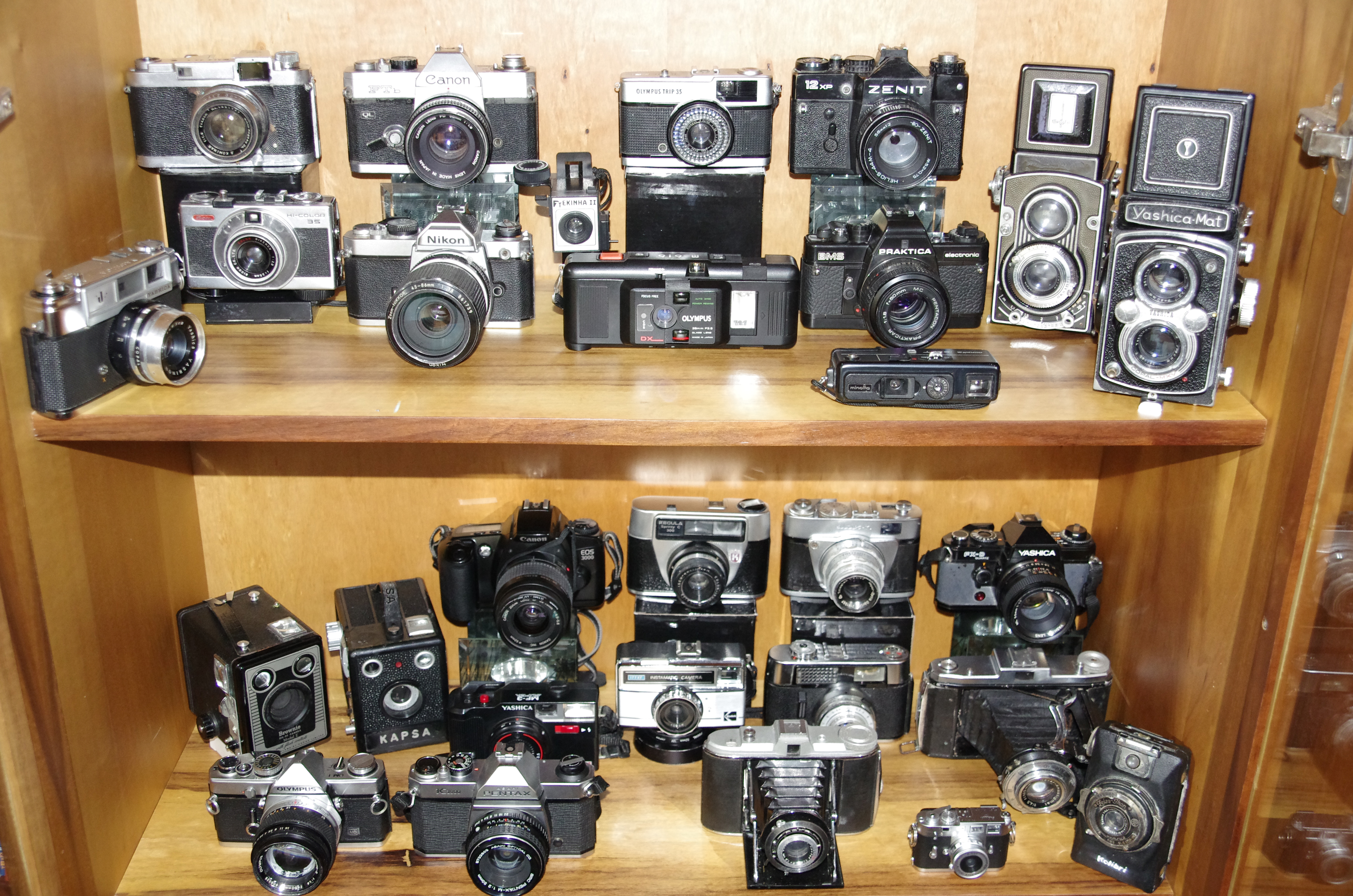 File:Old cameras collection.JPG - Wikimedia Commons