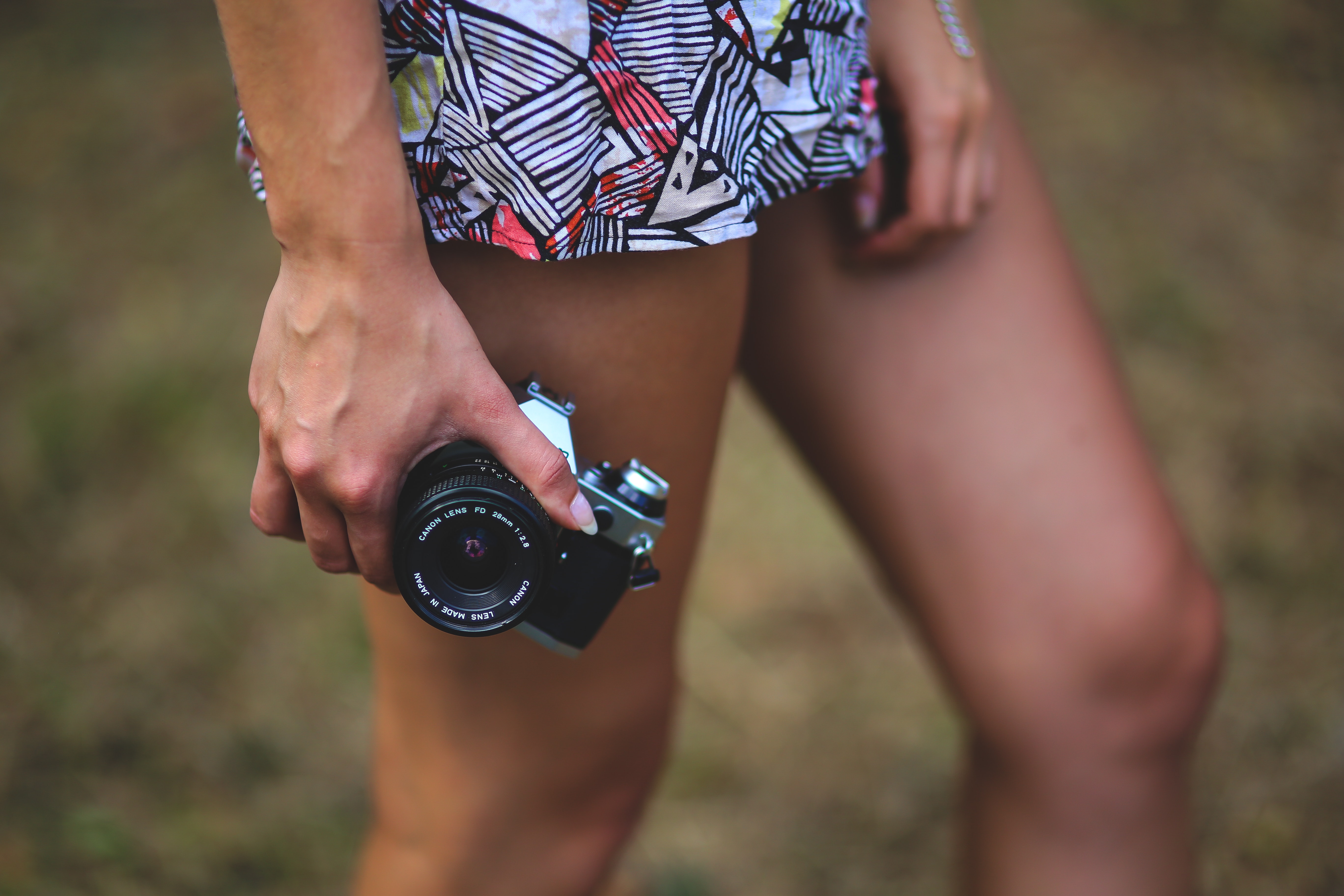 Camera in girls hand, Analog, Legs, Vintage, Taking photos, HQ Photo