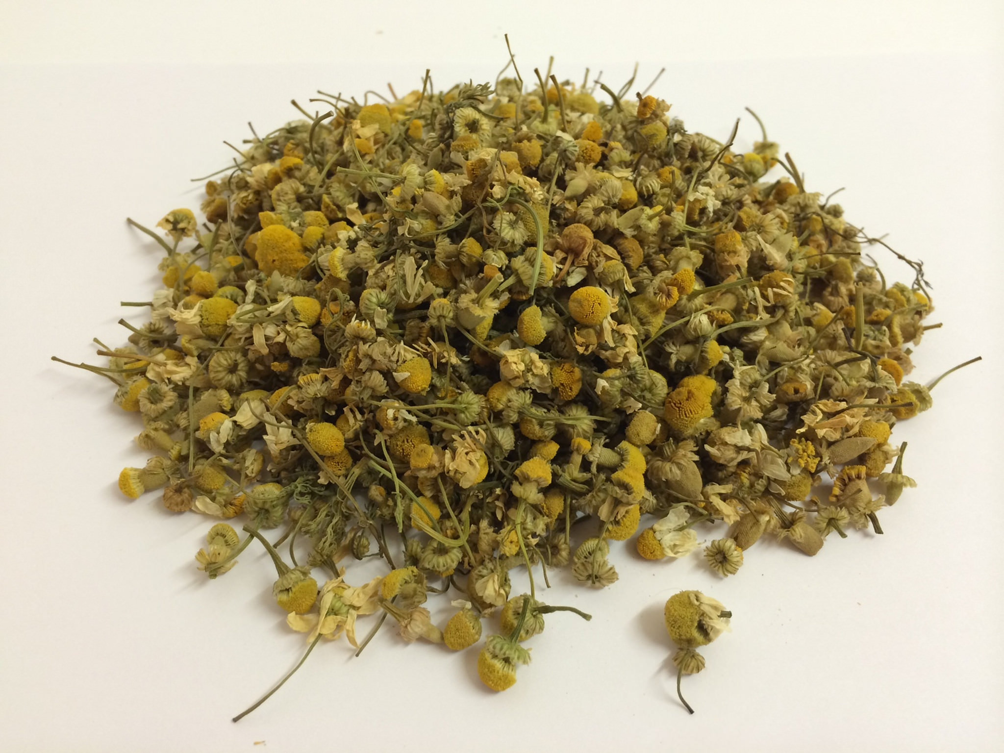 Chamomile/Camomile dried herb flowers - The Spiceworks | Online ...