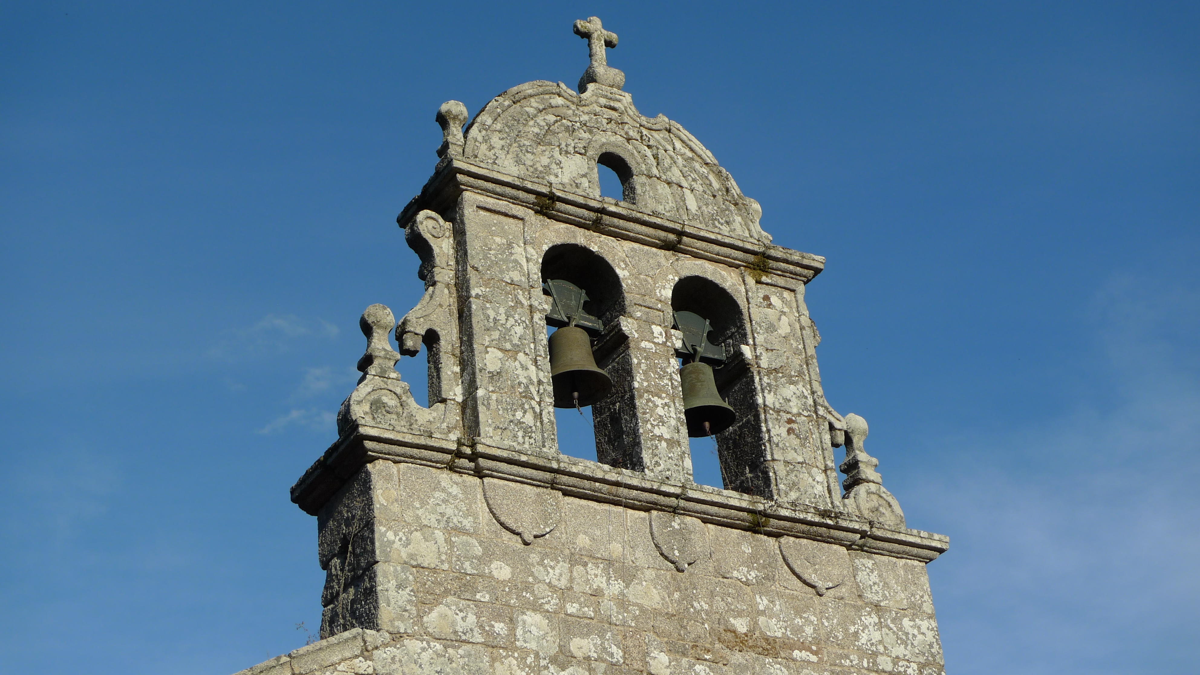 File:Igrexa de San Pedro de Bembibre - Taboada (Lugo) - Campanario ...