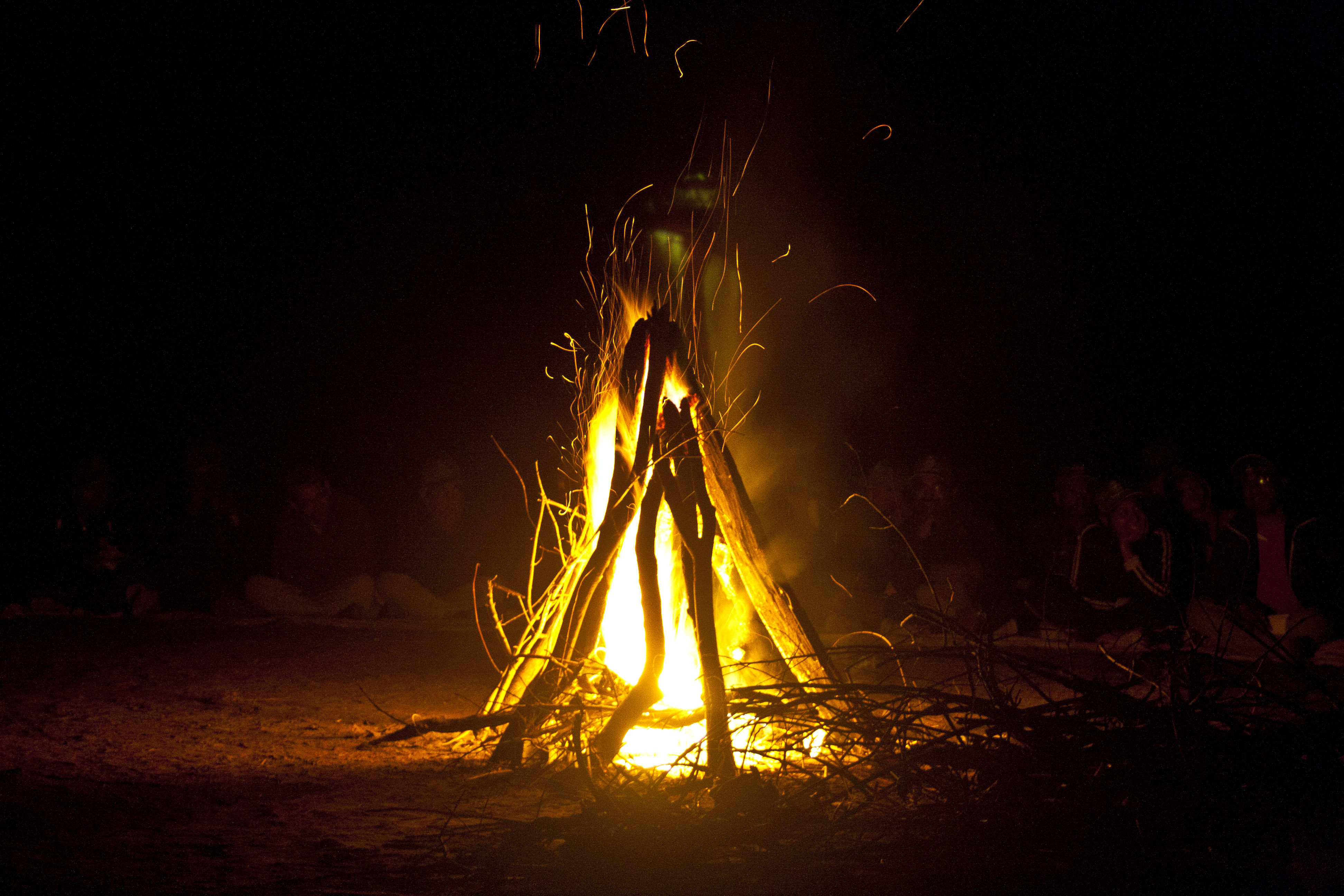 File:29RCCMAK - Campfire at base camp Susunia Hill.jpg - Wikimedia ...