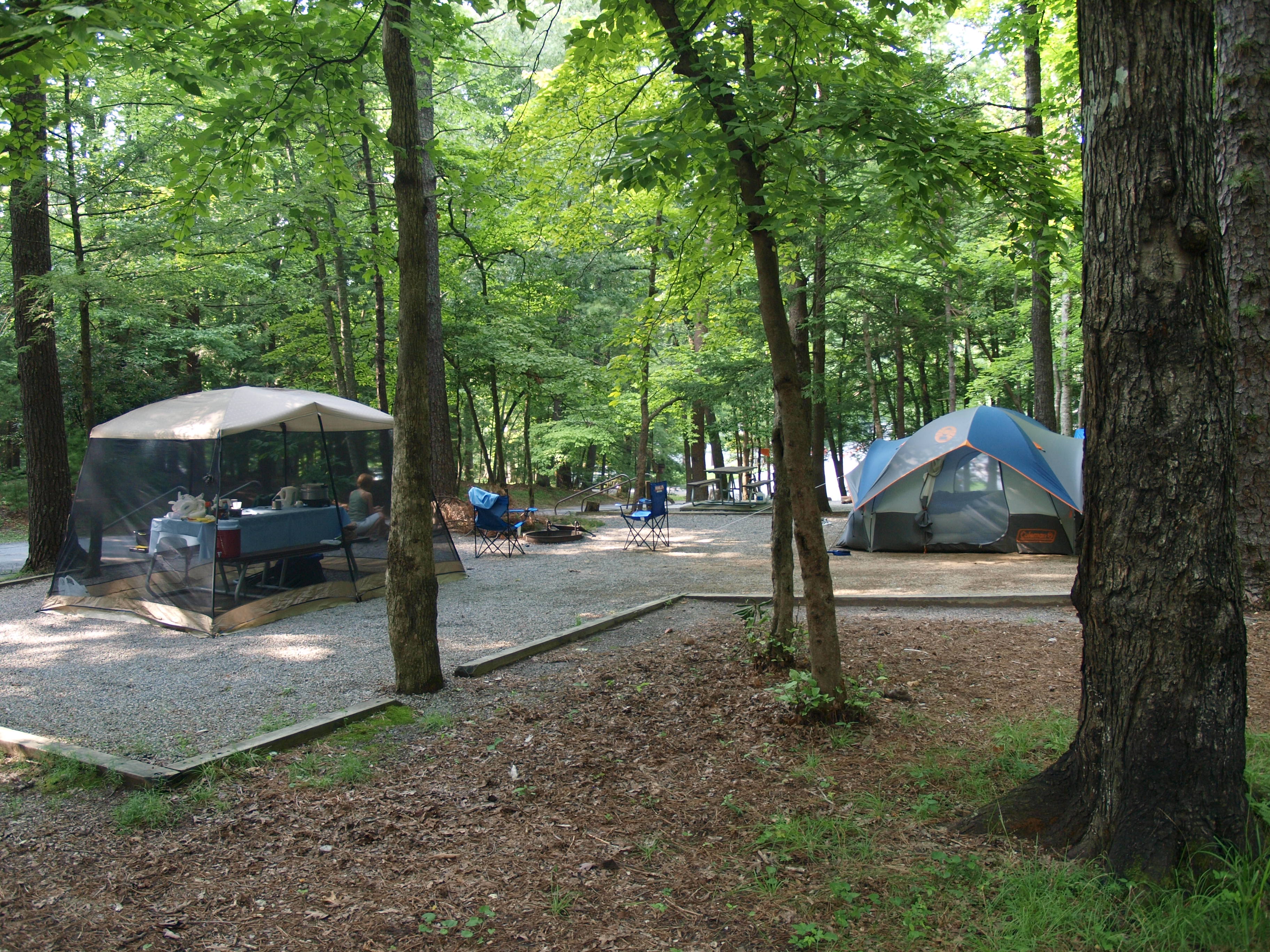 File:Cades Cove Camping Site.jpg - Wikimedia Commons
