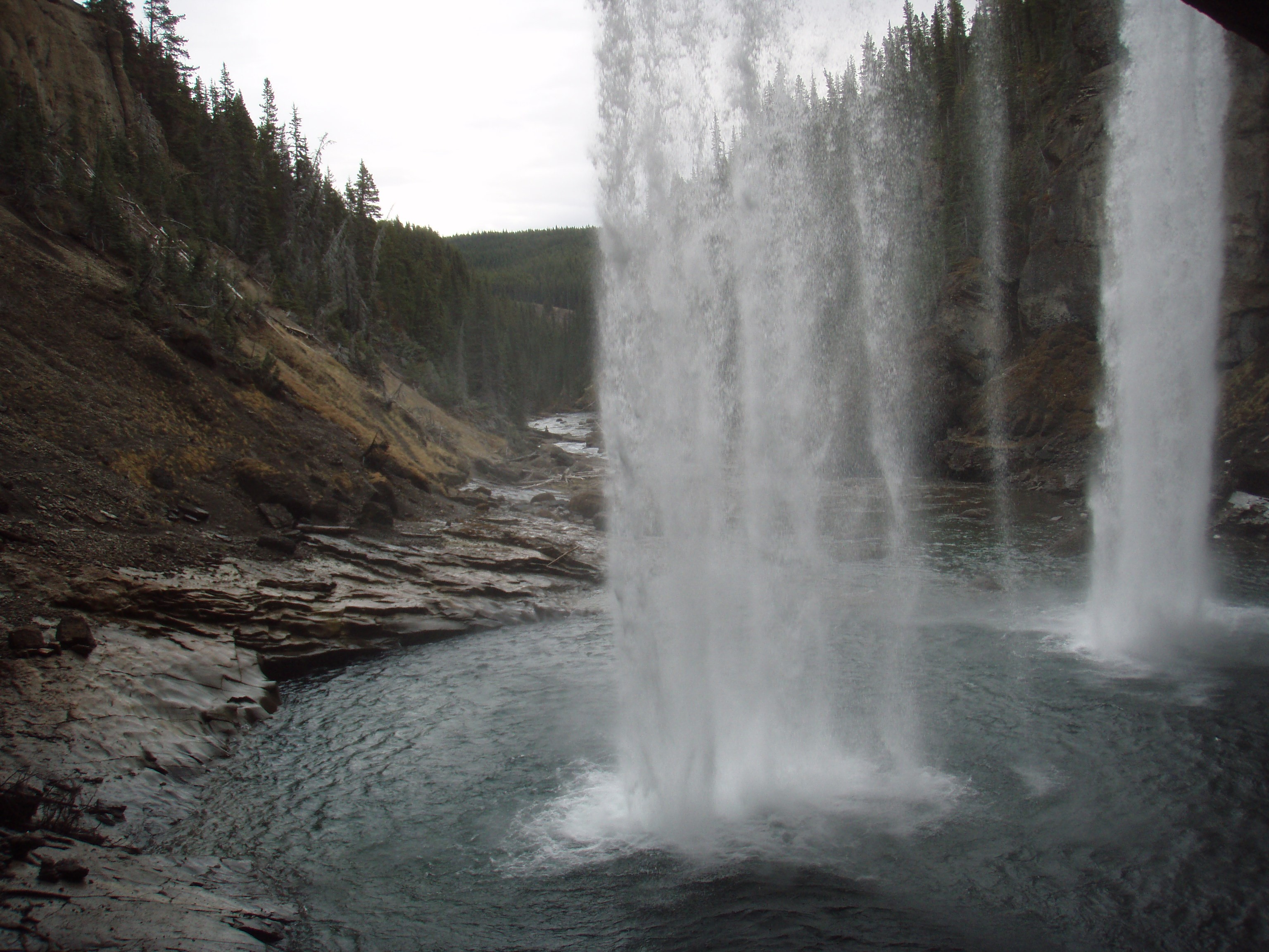 File:Canada waterfall.jpg - Wikimedia Commons