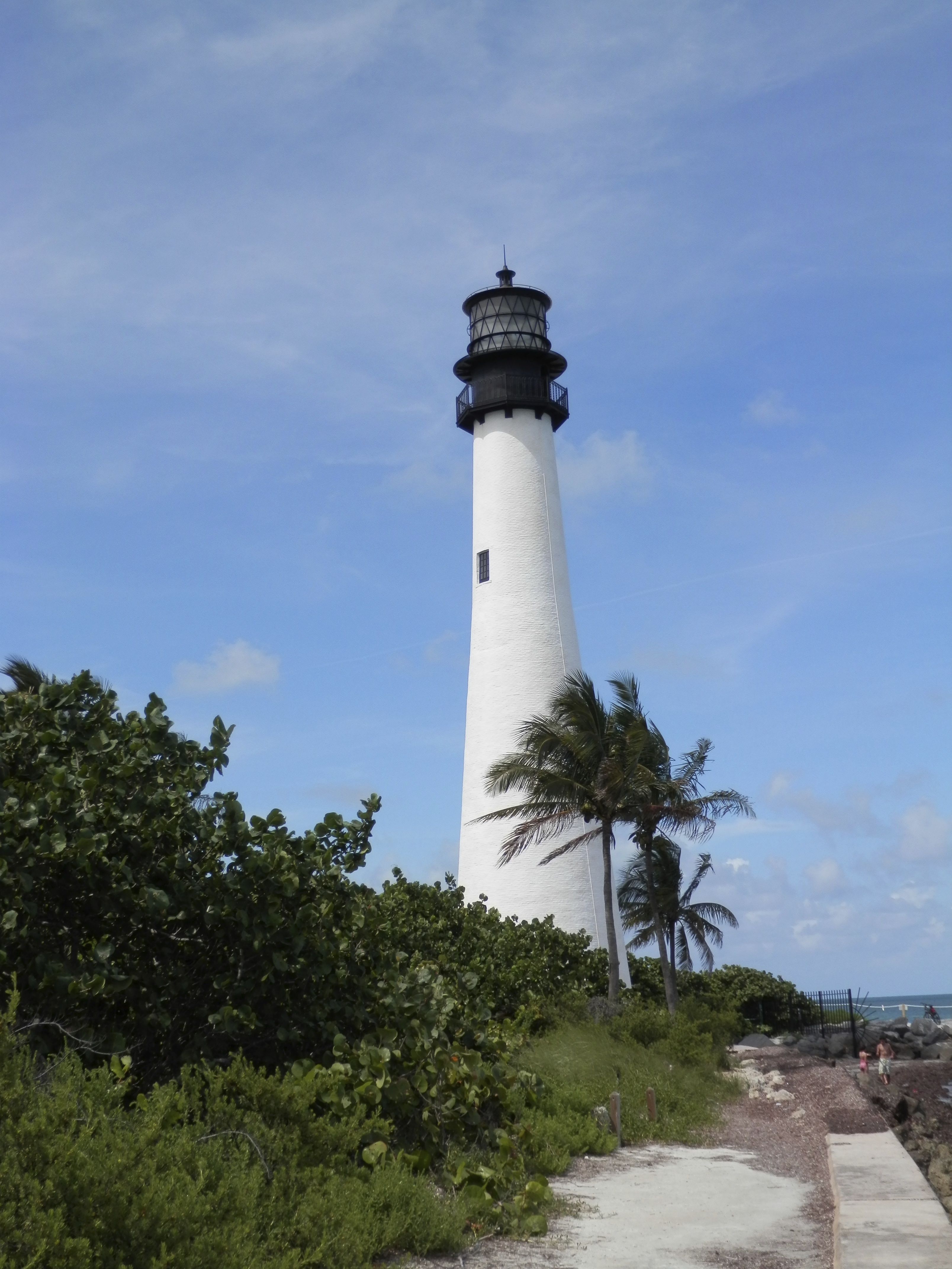 Cape Florida Lighthouse at Bill Baggs State Park. Beautiful beach ...