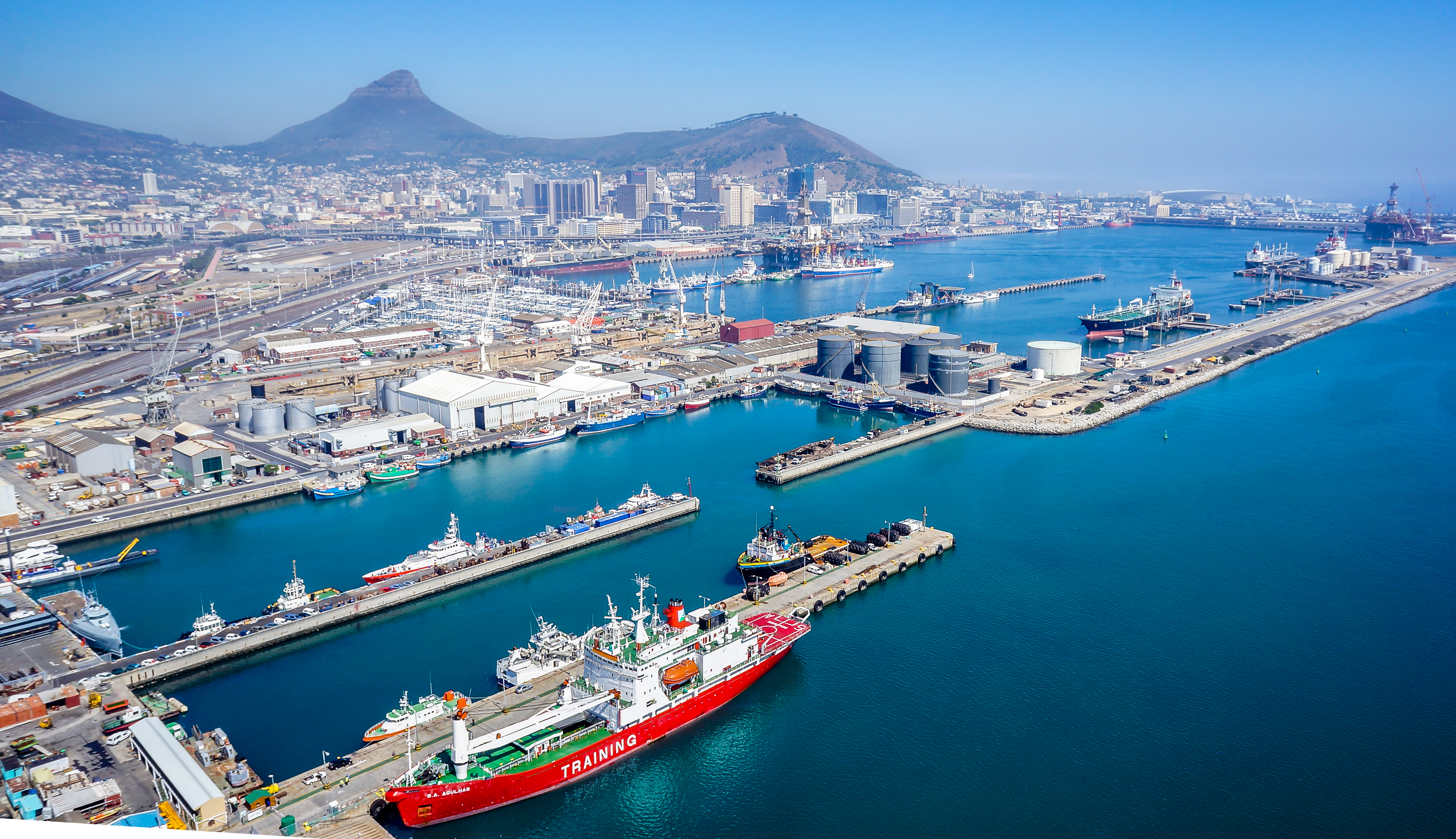 File:Port of Cape Town.jpg - Wikimedia Commons
