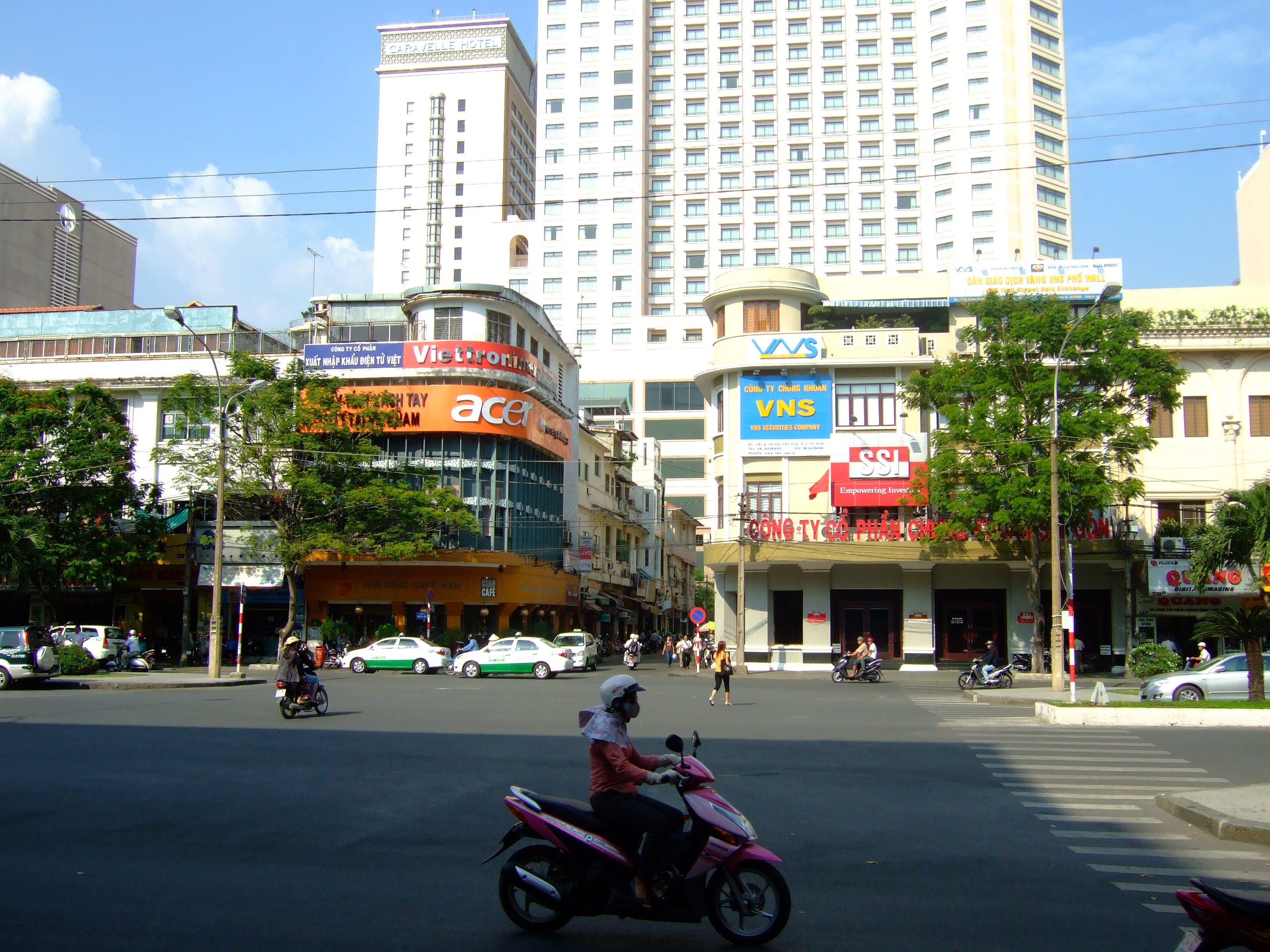Asisbiz Vietnam Ho Chi Minh Caravelle Hotel and Sheraton Hotel ...