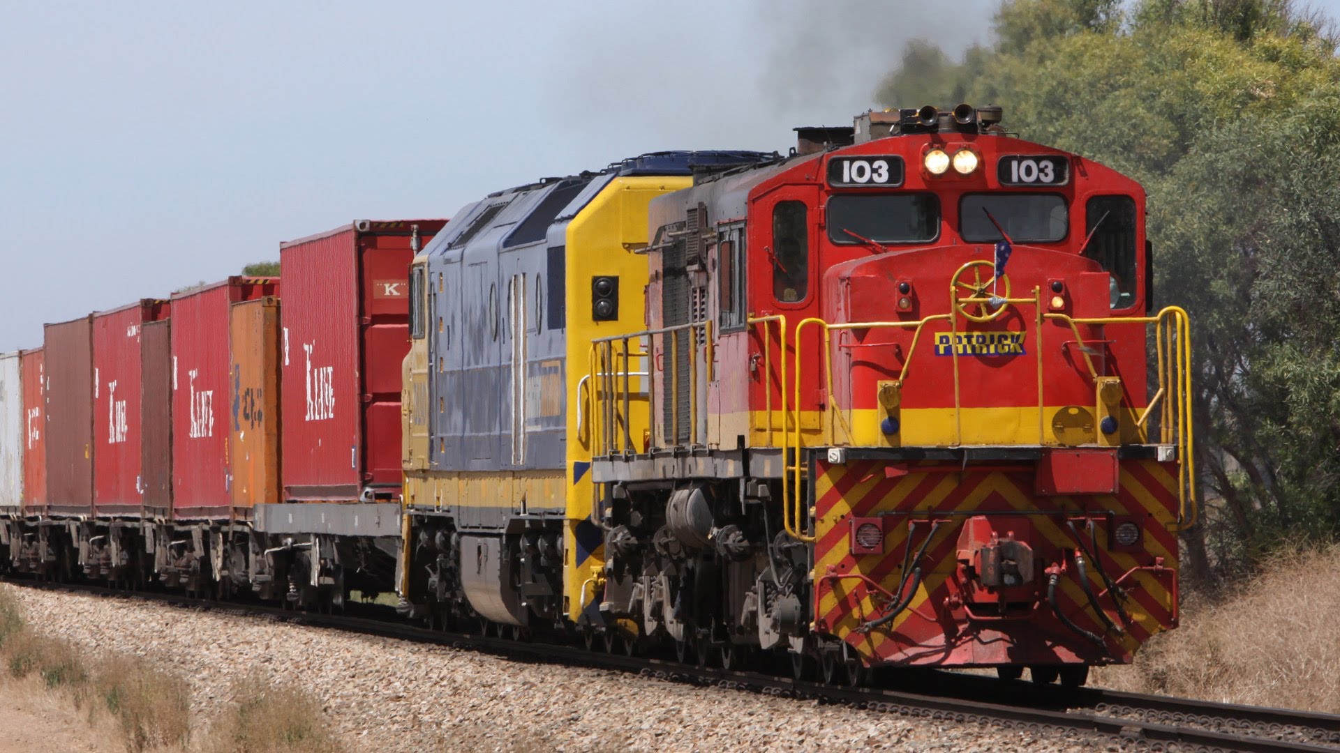 Freight Trains at Two Wells, South Australia - Australian Trains ...
