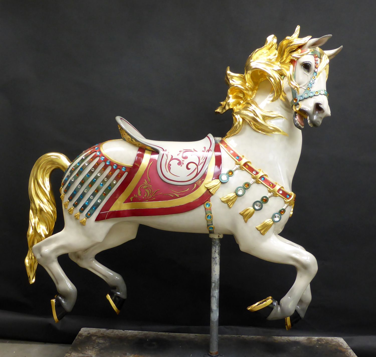 1927-Illions-supreme-carousel-horse-restored-lise-liepman-artist ...