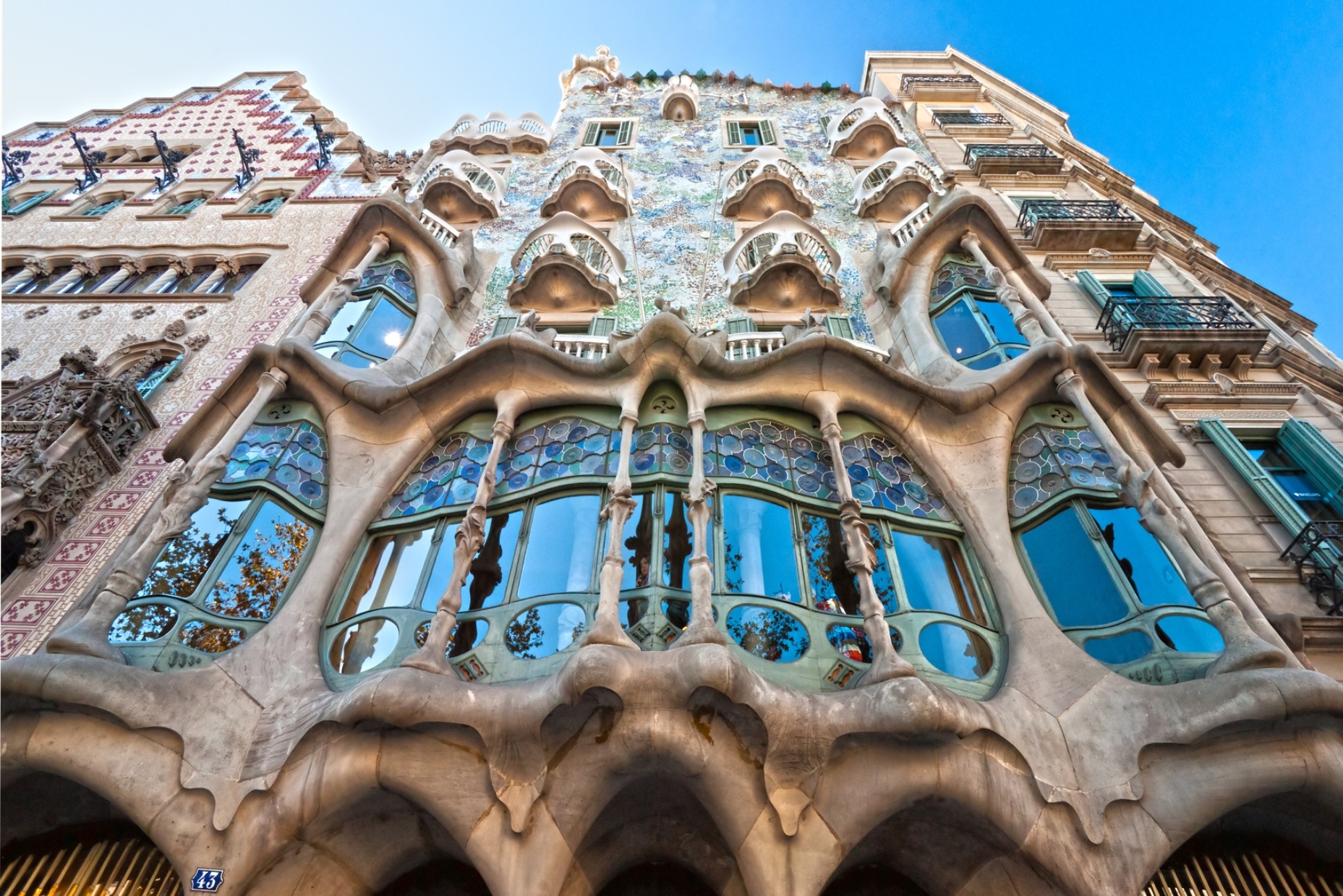 Priority Access: Sagrada Familia & Casa Batllo Tickets and Guided Tour