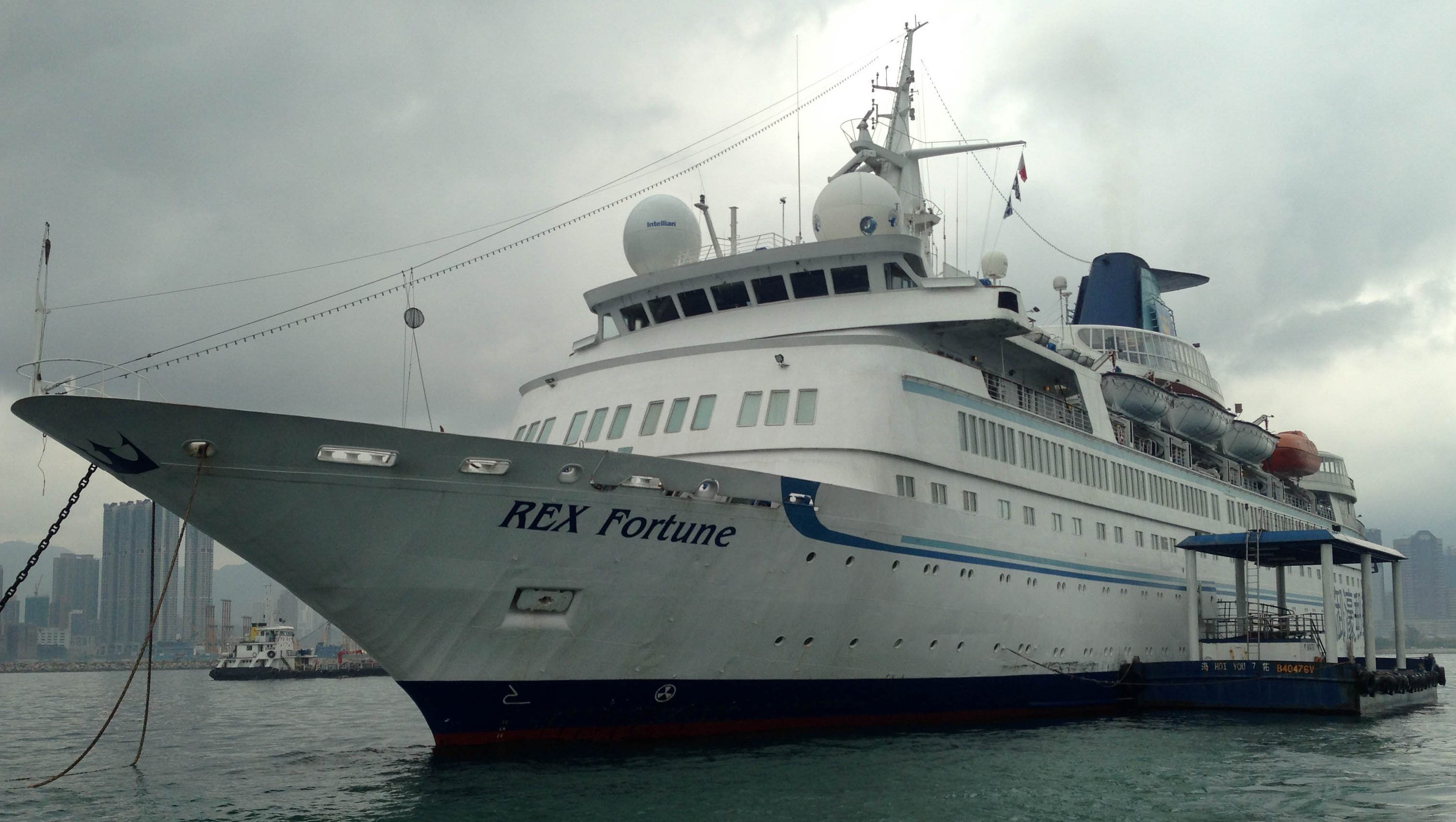 16 hours on one of Hong Kong's overnight casino cruise boats — Quartz