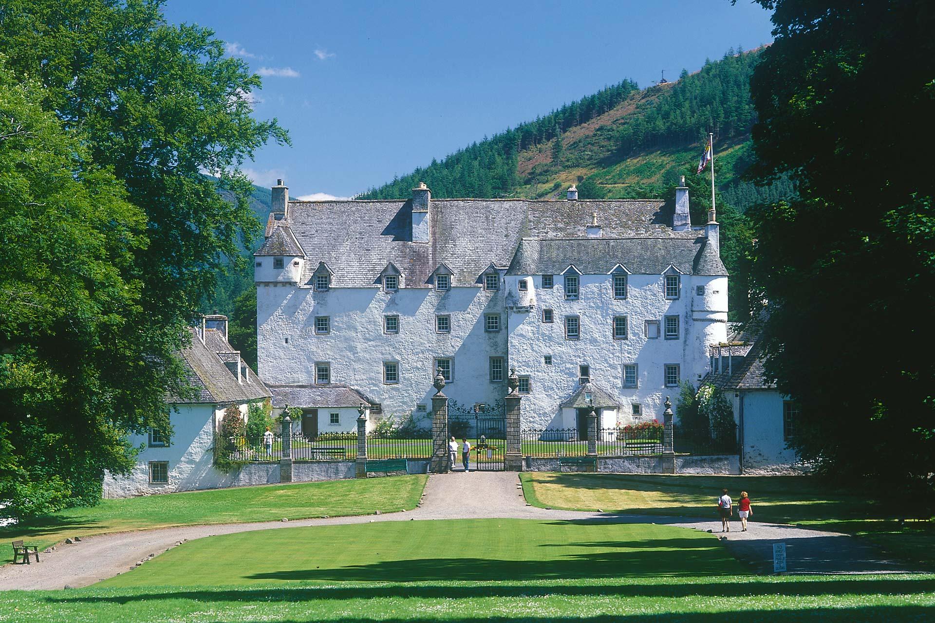 Stay in a Castle | Castle Hotels & Hire | VisitScotland