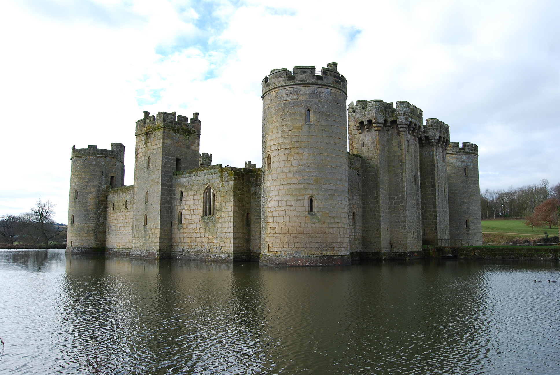 Great Castles - Legends - The Ghosts of Bodiam Castle