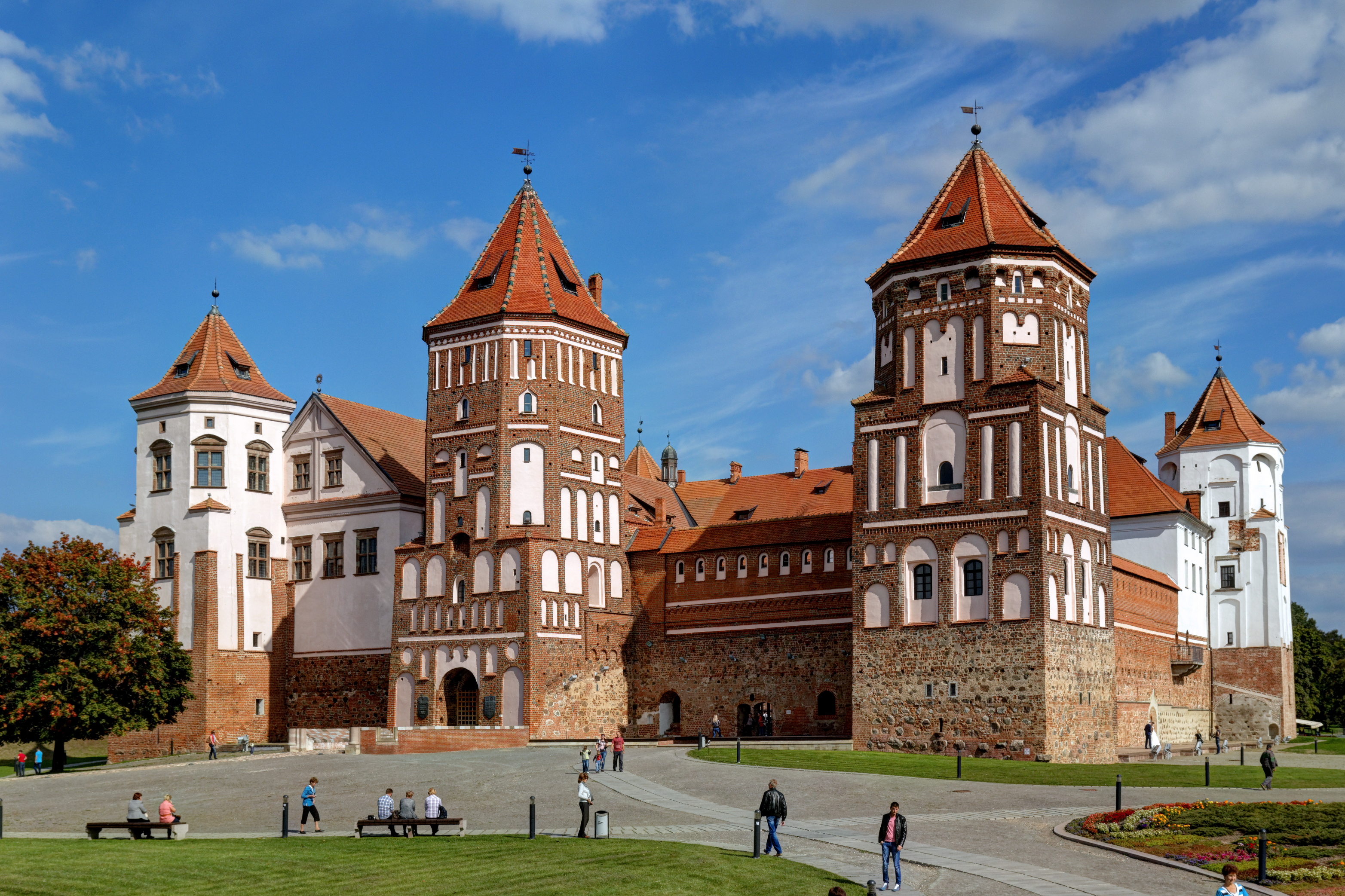 File:Belarus Mir Mir Castle Complex 8101 2085.jpg - Wikimedia Commons