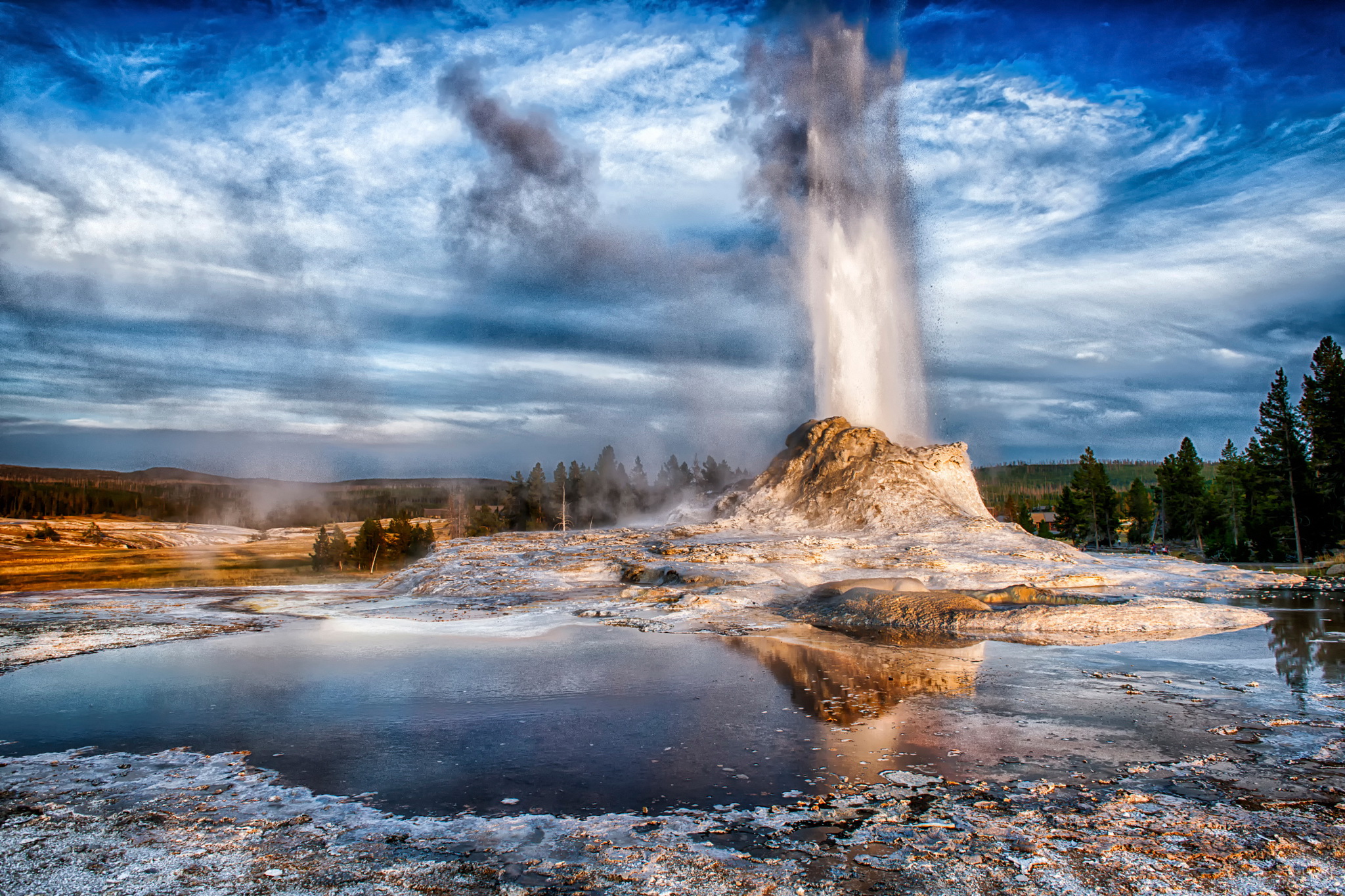 Castle geyser (Yellowstone, Wyoming) / 2048 x 1365 / Locality ...