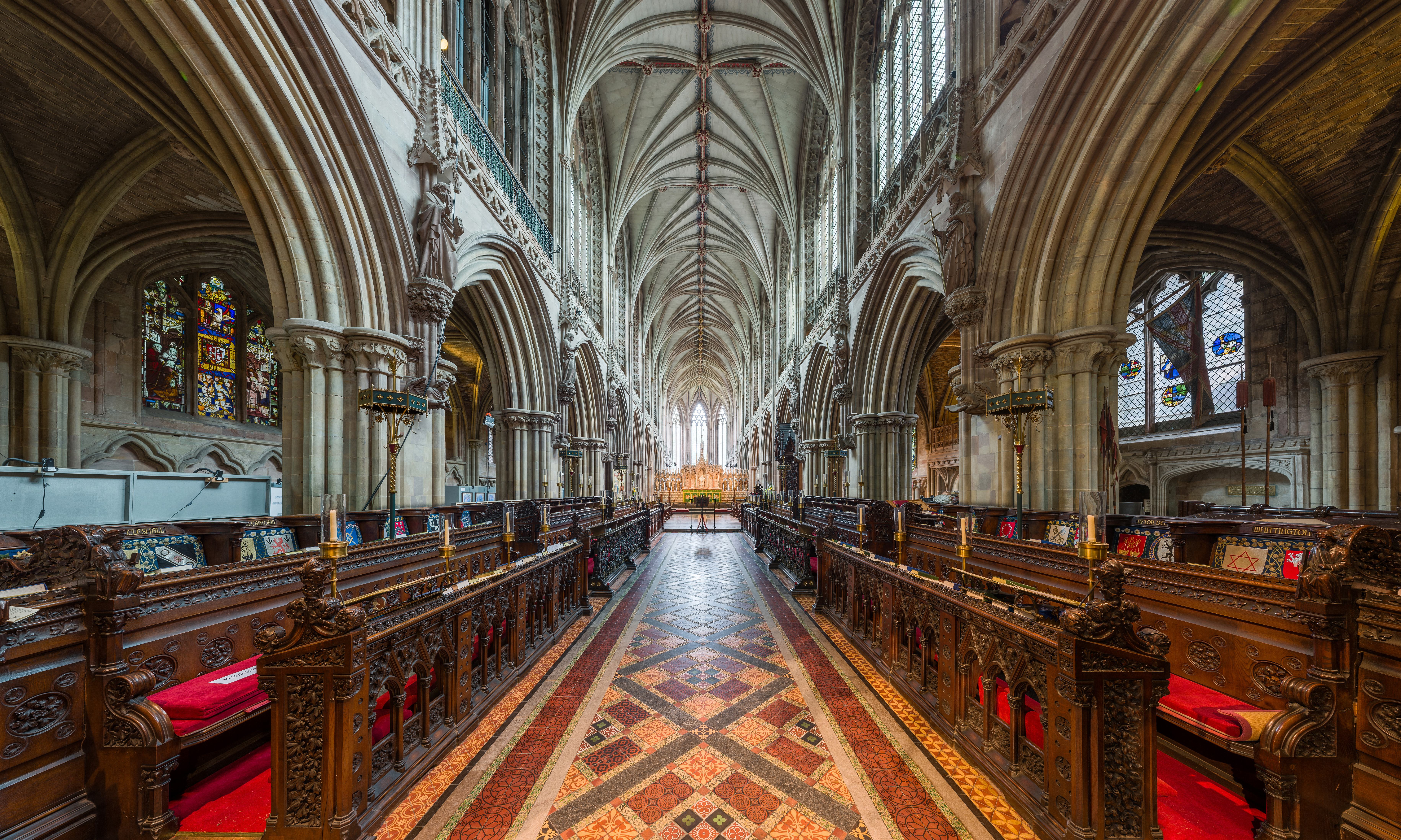 File:Lichfield Cathedral Choir 2, Staffordshire, UK - Diliff.jpg ...