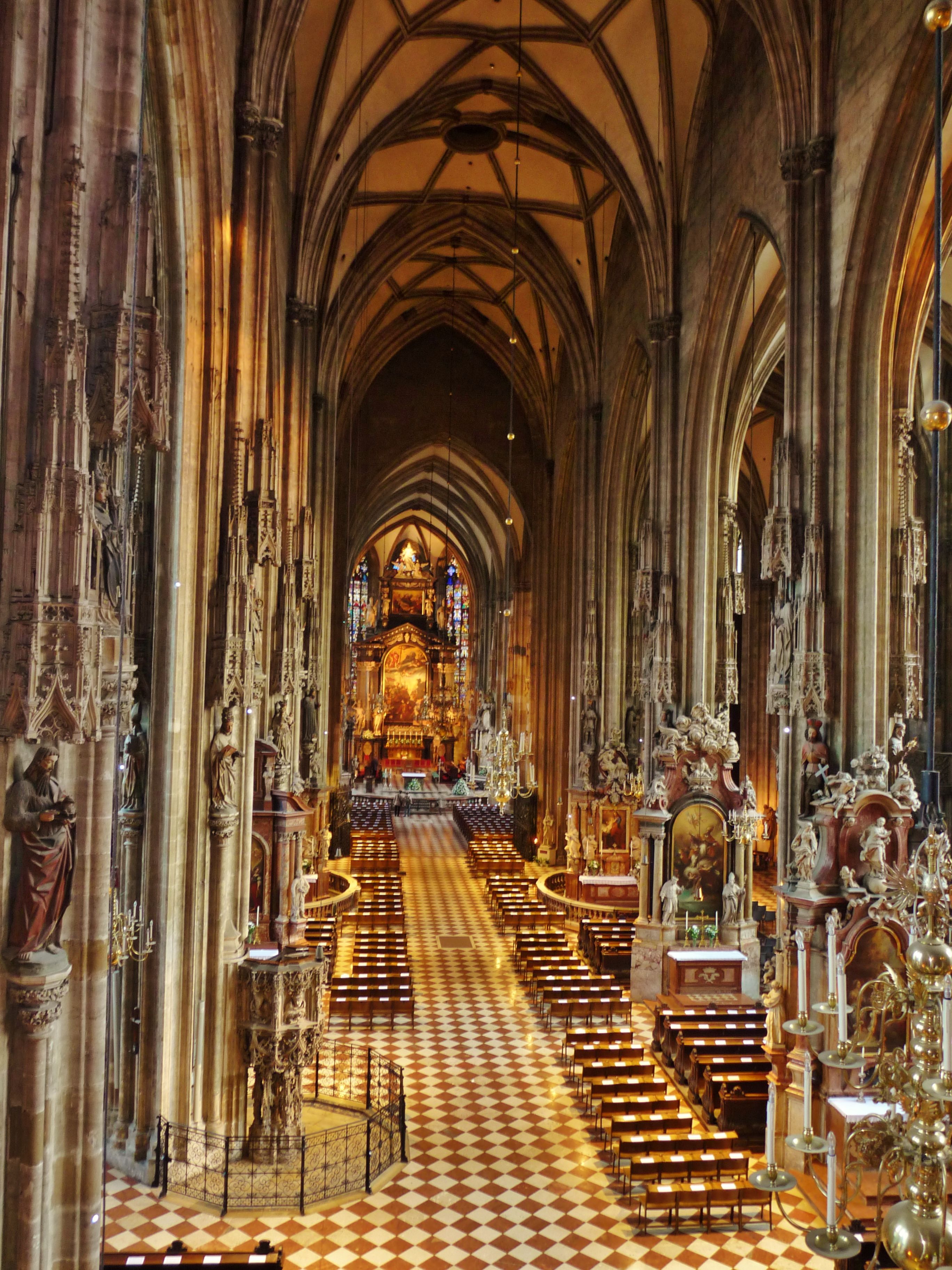 European Cathedrals Interior | Interior view of 18 altars in ...