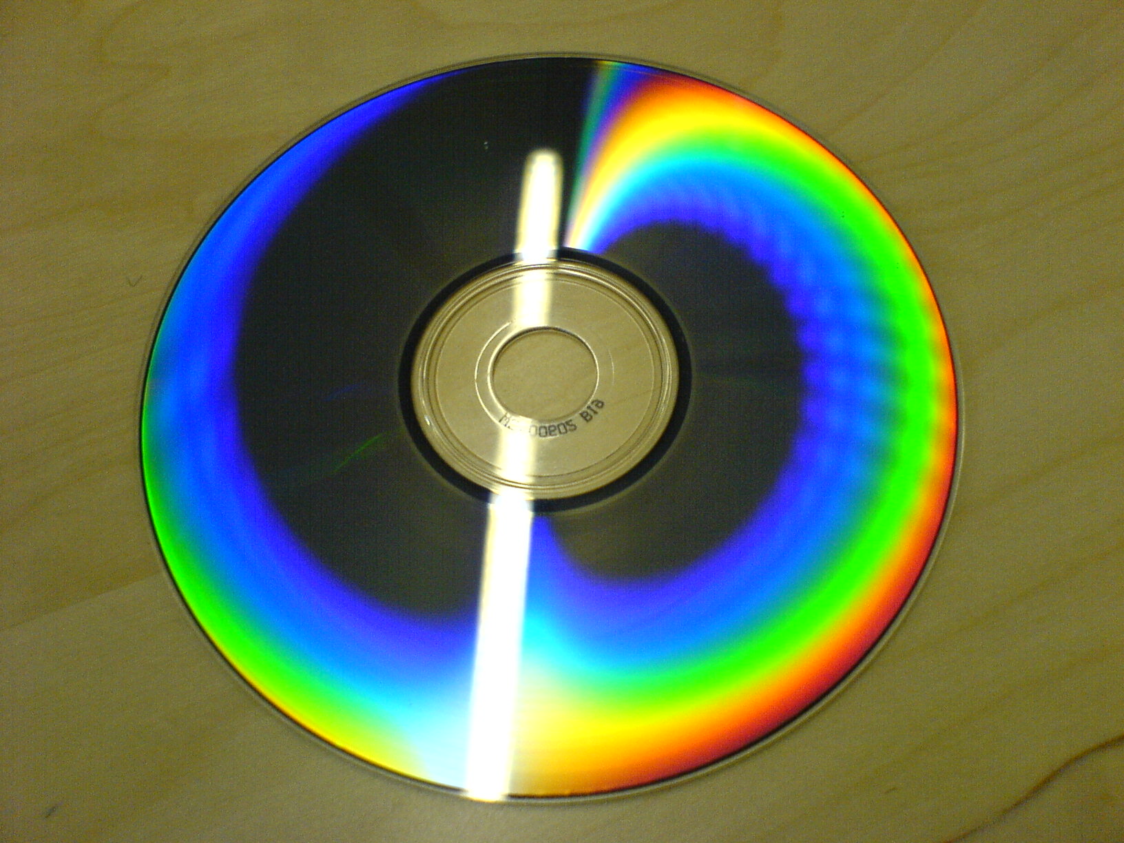 File:Rainbow on CD-ROM.jpg - Wikimedia Commons