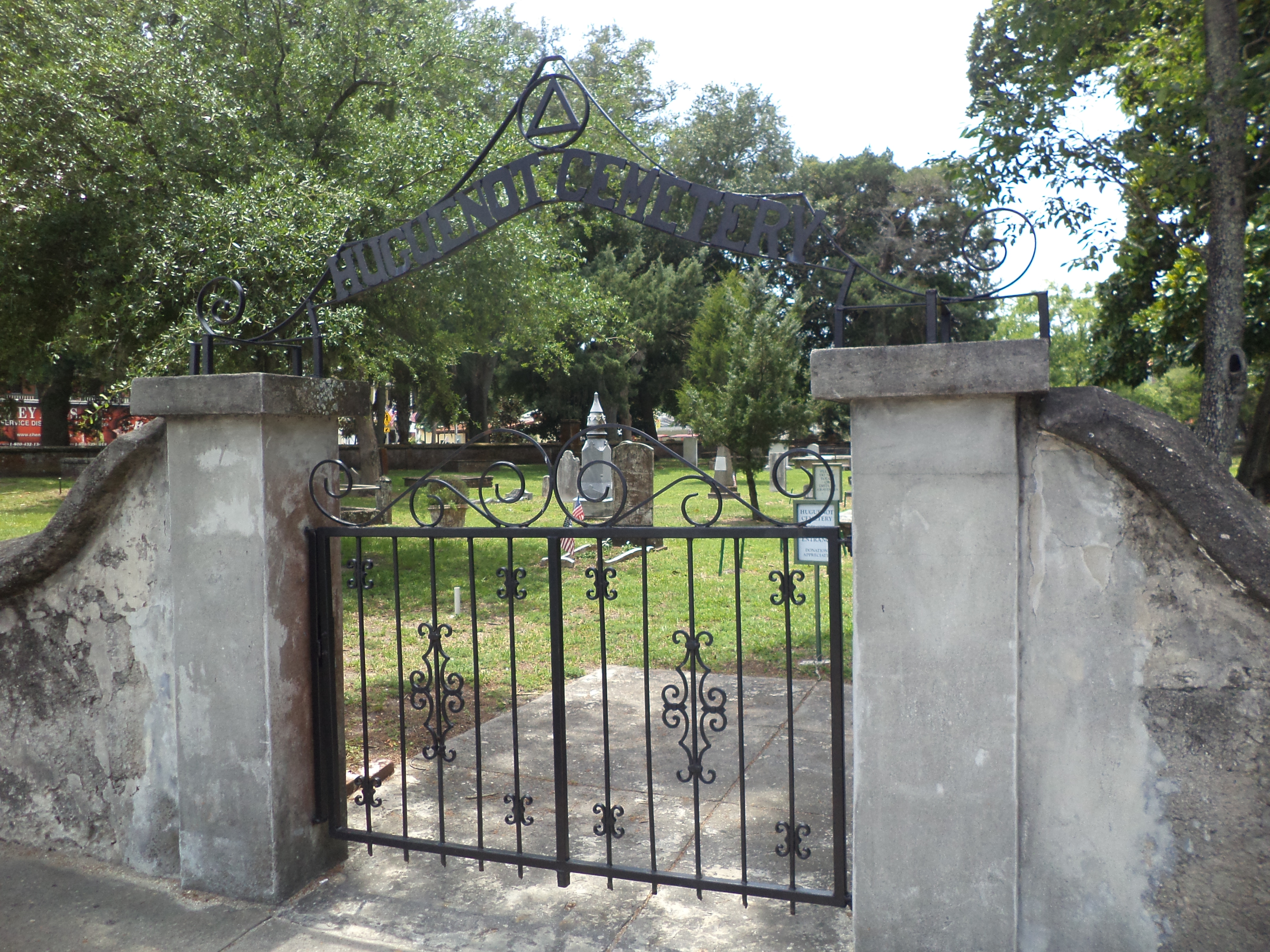 File:Huguenot Cemetery gate, St. Augustine.JPG - Wikimedia Commons