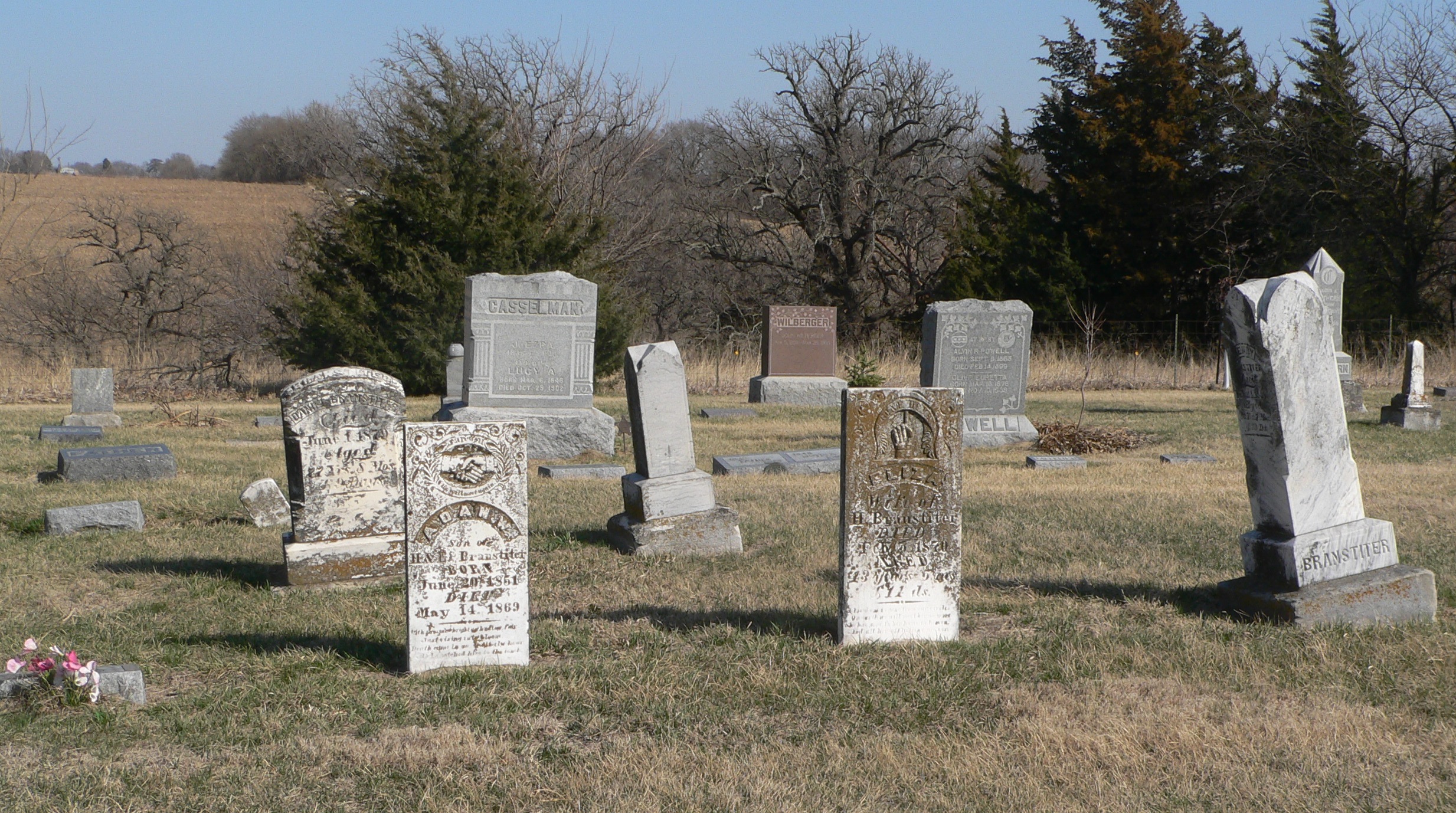 File:Camp Creek Cemetery tombstones 1.JPG - Wikimedia Commons