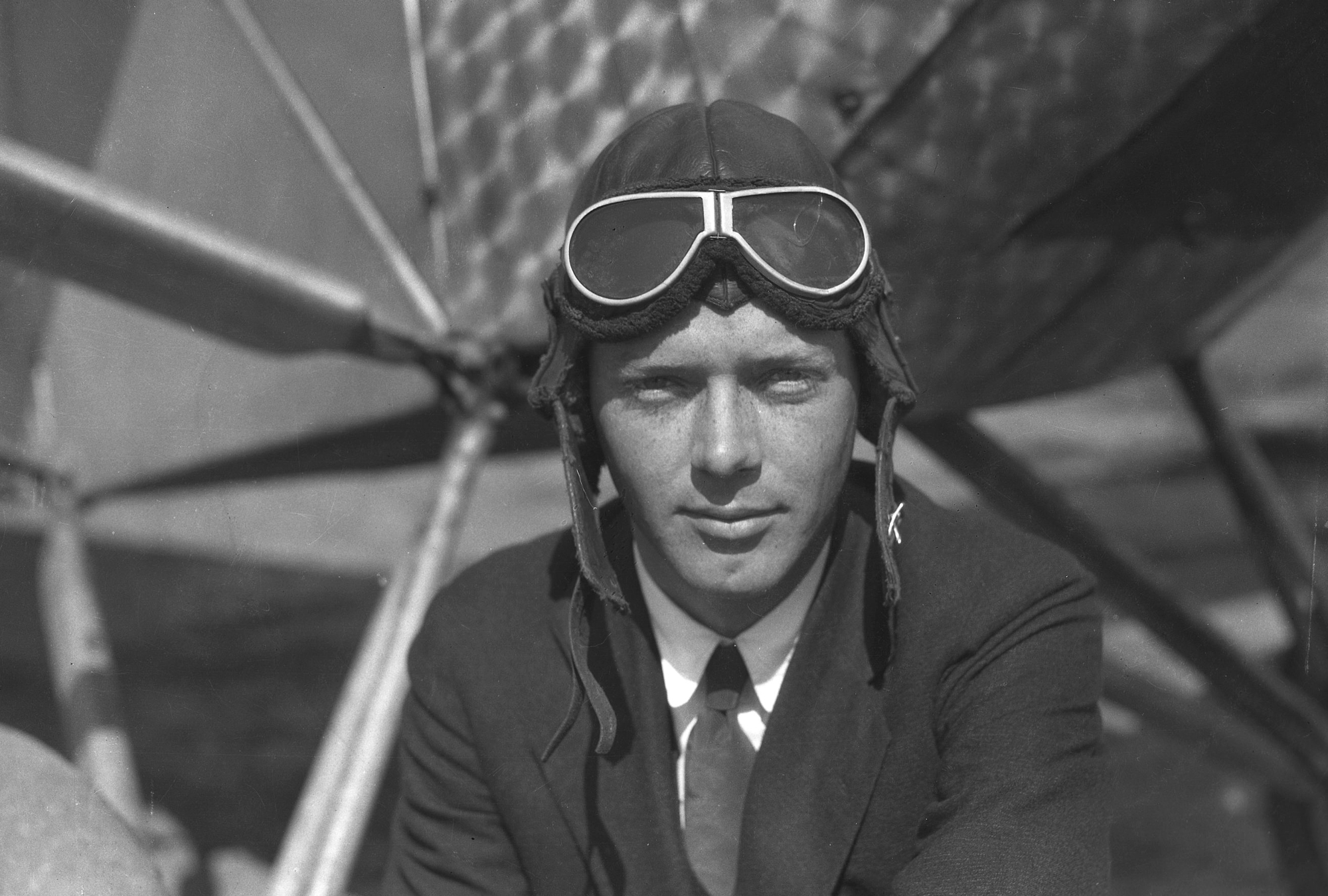 In crossing an ocean, Charles Lindbergh riveted a nation and the ...