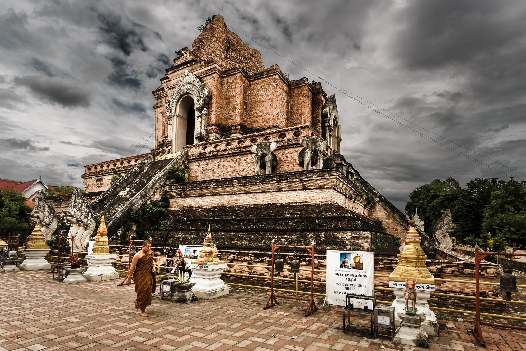 Wat.Chedi.Luang.original.6546.jpg - Thousand Wonders