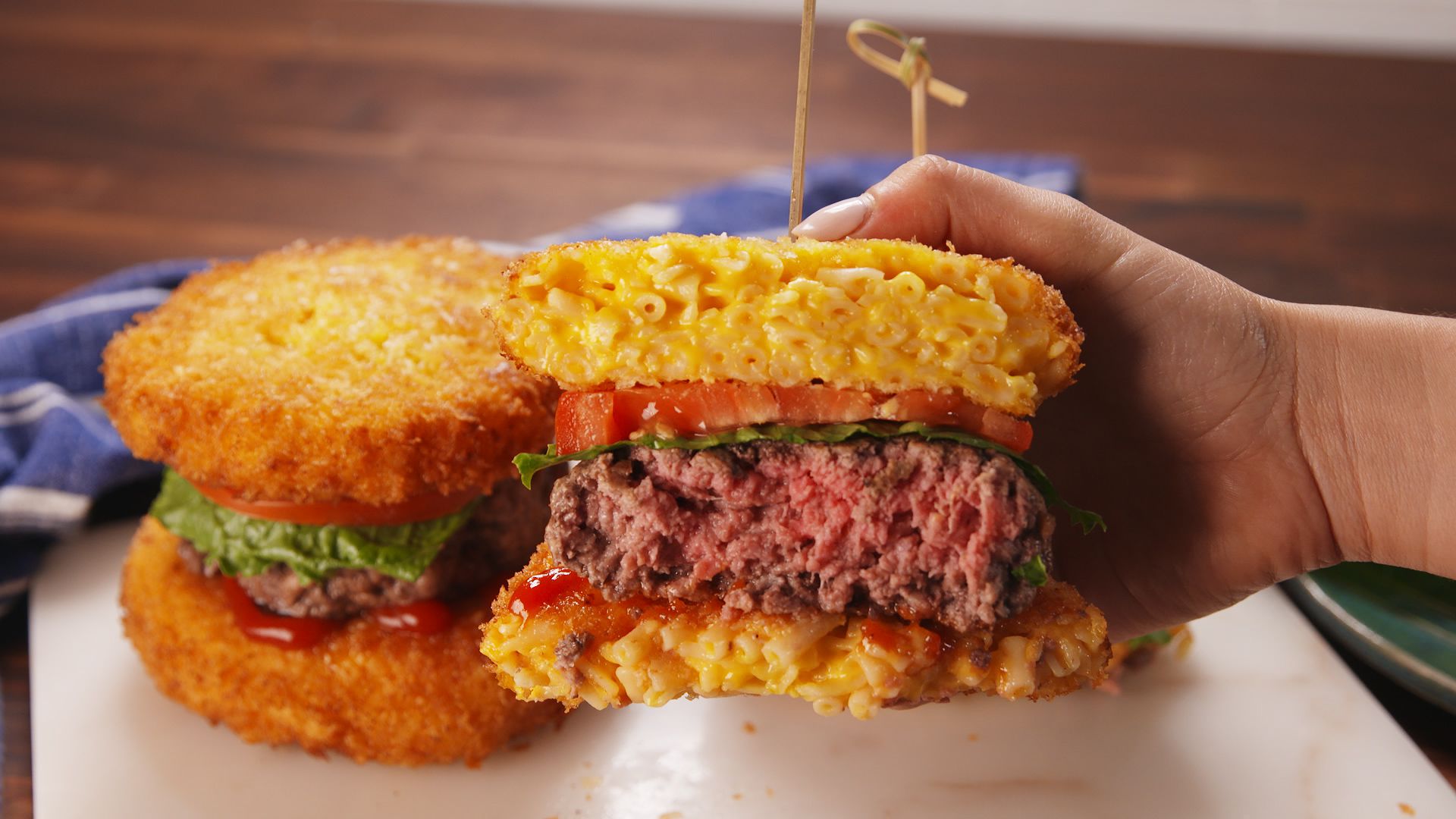 Best Mac & Cheese Bun Burgers Recipe - How to Make Mac & Cheese Bun ...