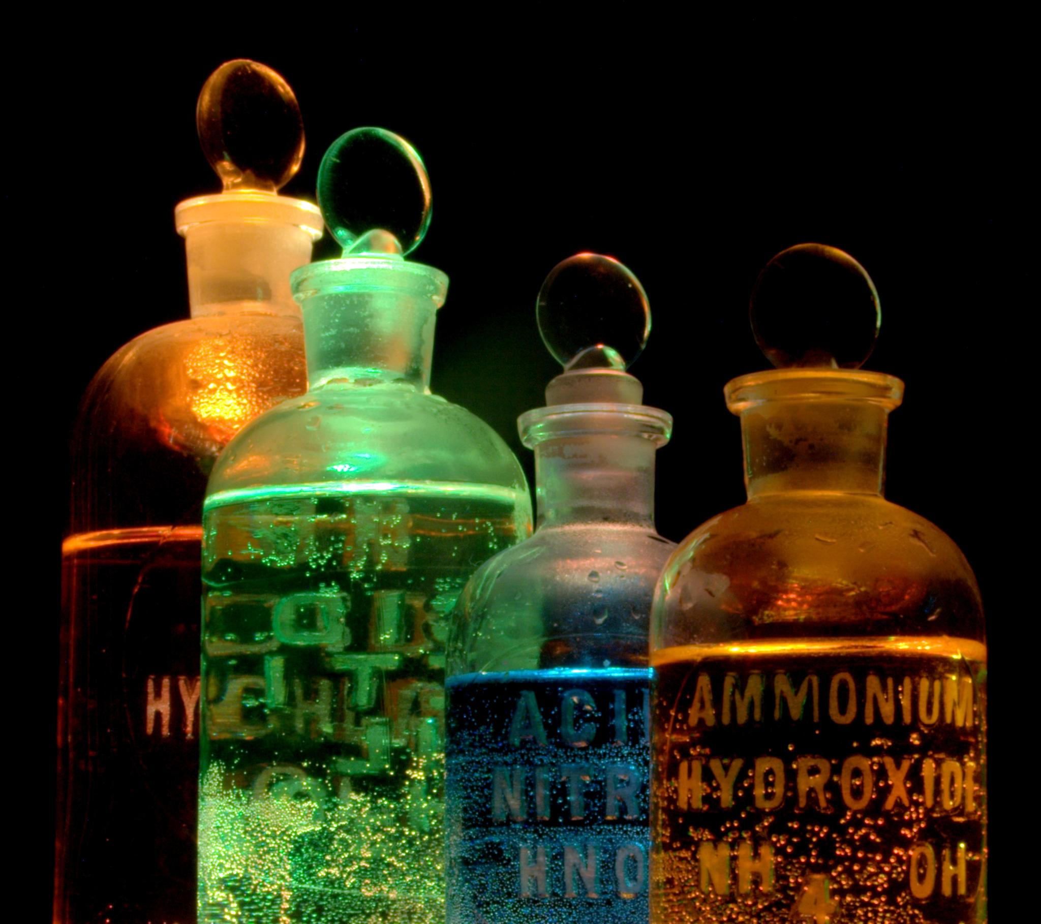 File:Chemicals in flasks.jpg - Wikimedia Commons