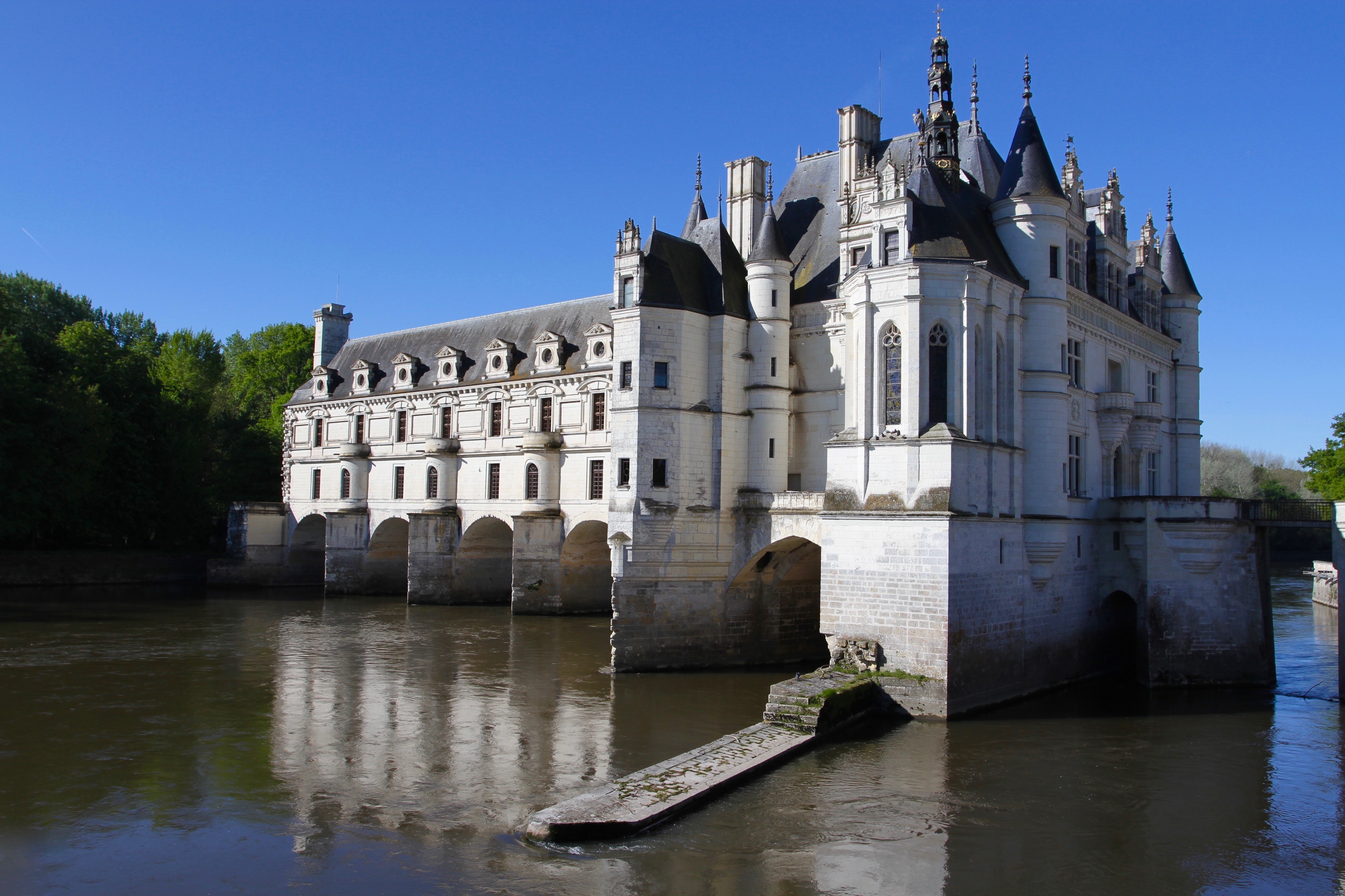 Château de Chenonceau, the castle of the six ladies ...