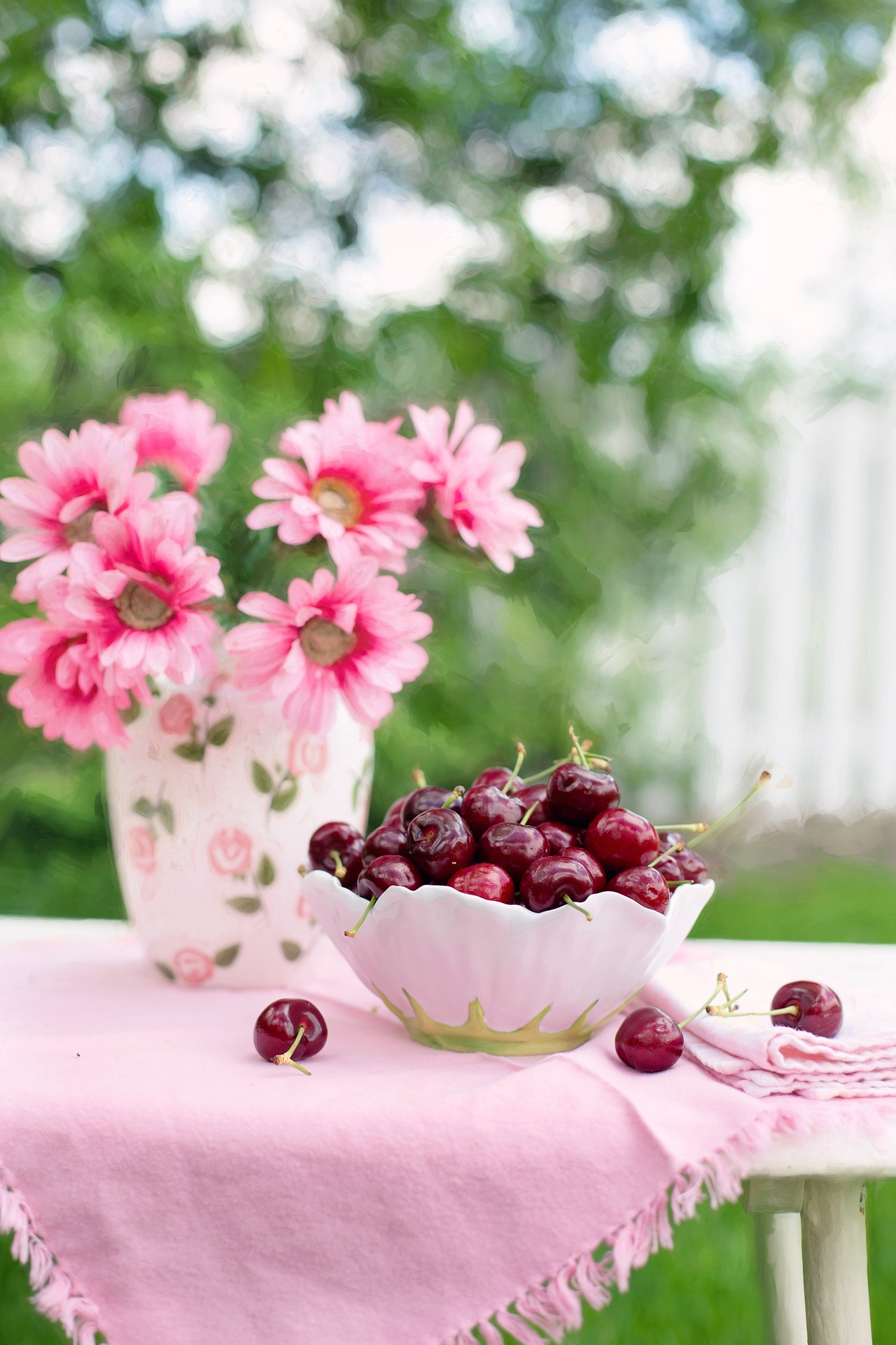 Cherries in a bowl photo