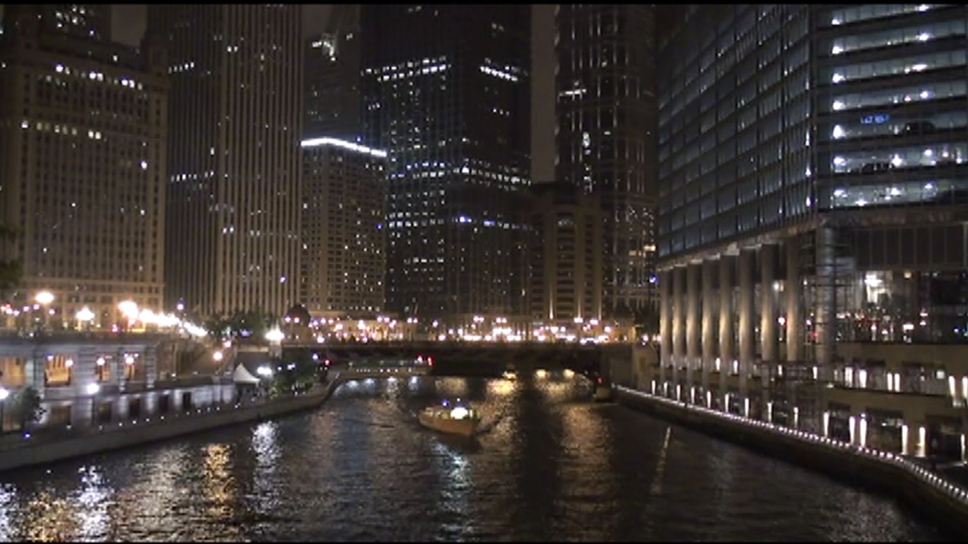 Downtown Chicago at night - YouTube