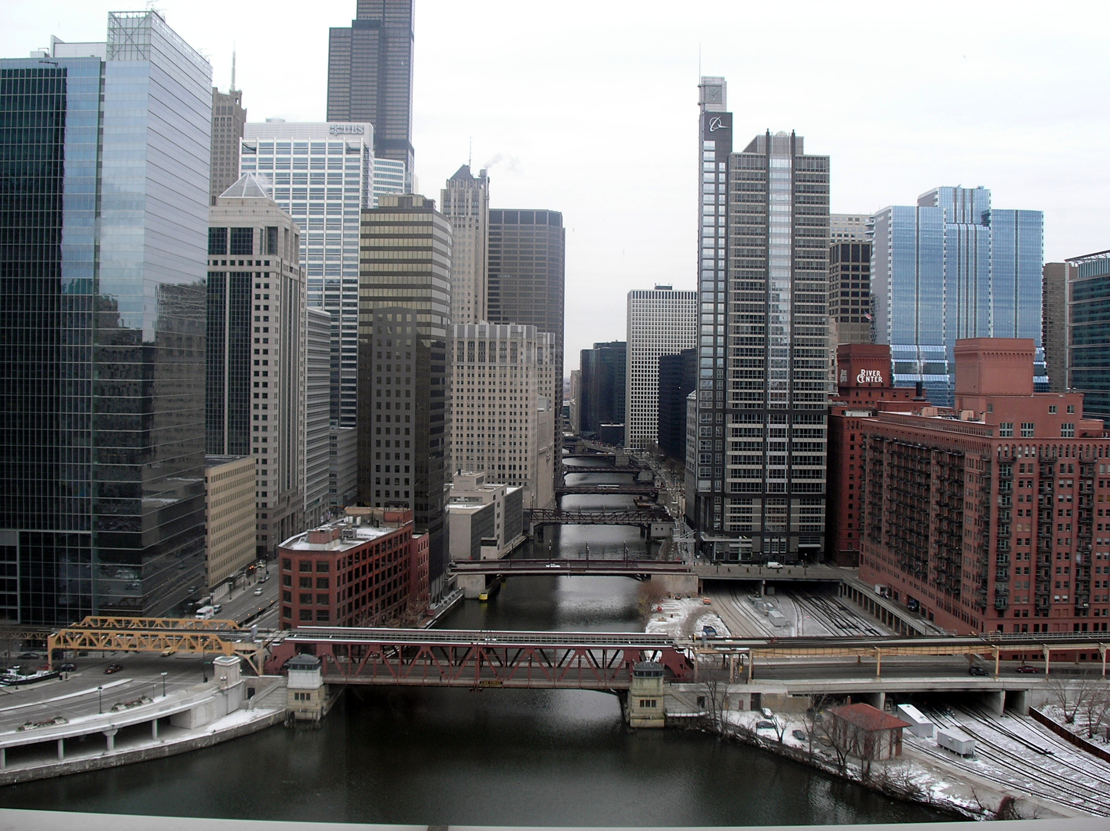 Chicago vs. Frankfurt, DE (better, compare, America, population ...