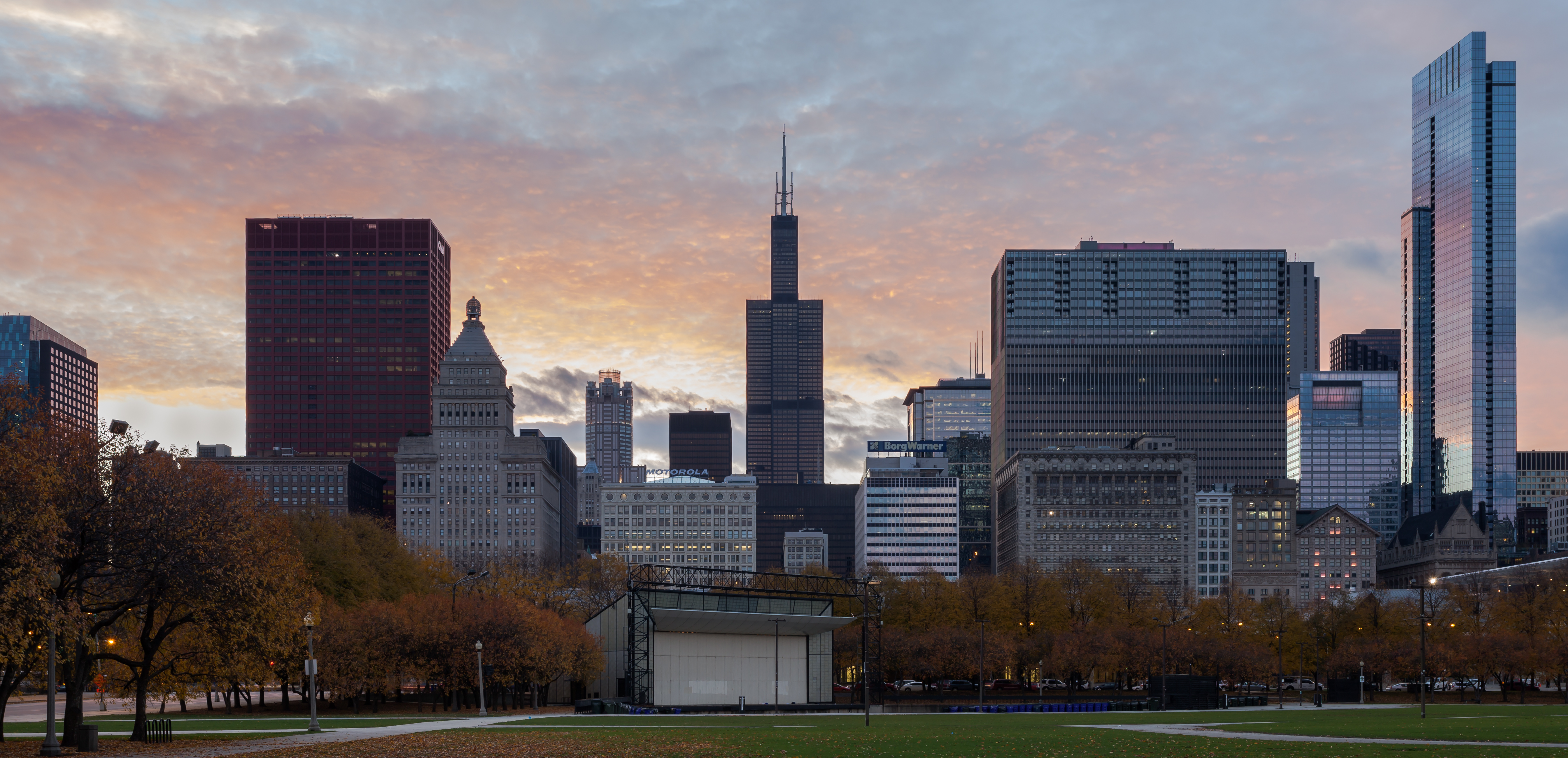 File:Skyline de Chicago desde el centro, Illinois, Estados Unidos ...